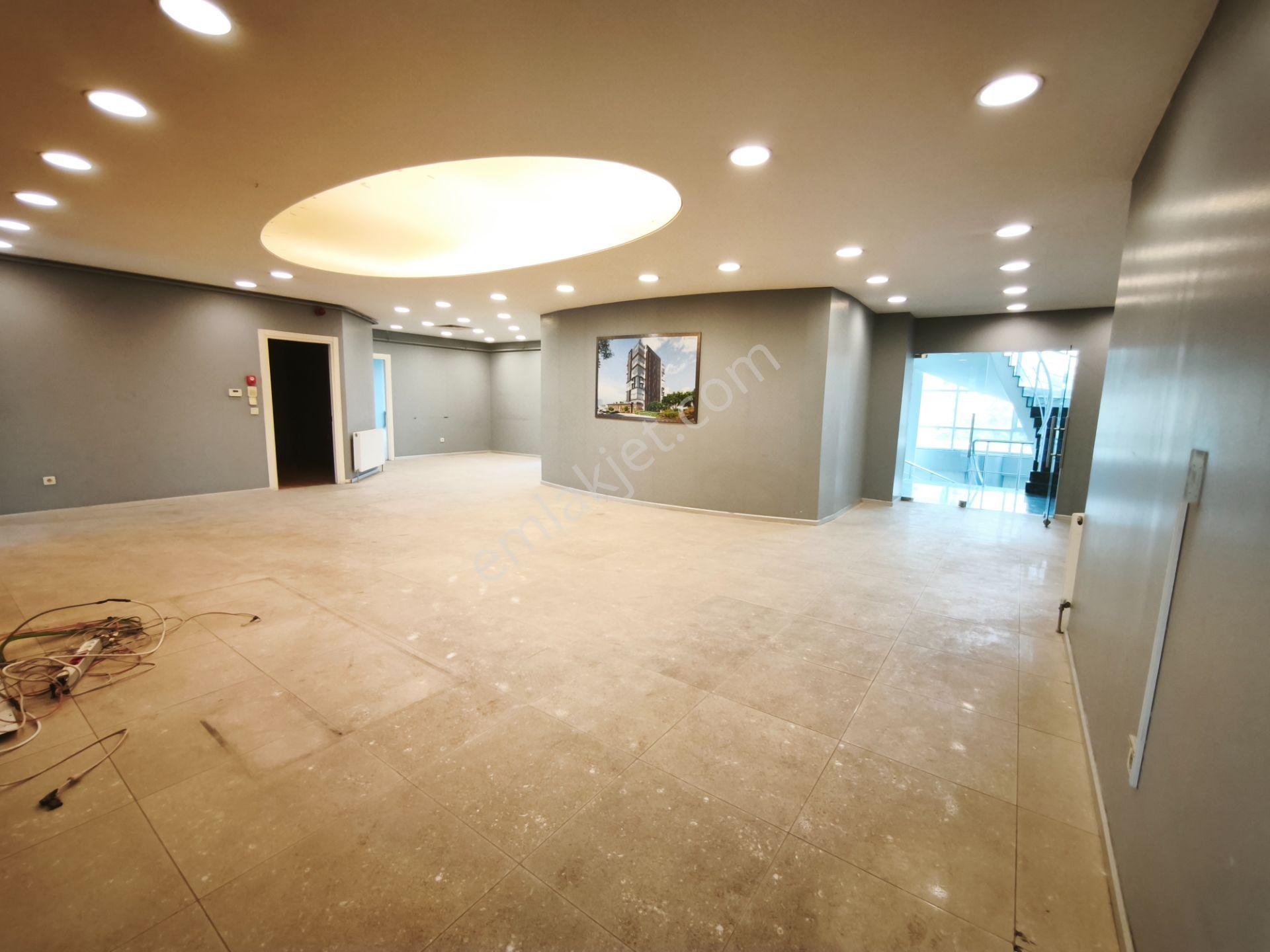 Basın Ekspres Üzerinde Prestijli Plaza'da 1000 M2 Kiralık Ofis - Görsel 19