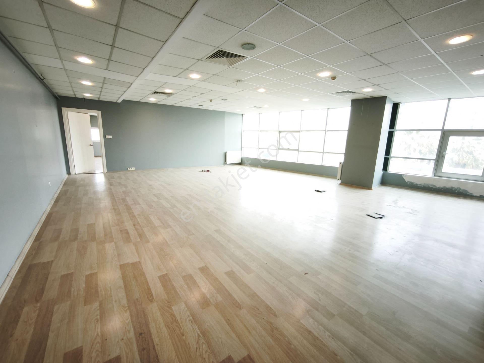Basın Ekspres Üzerinde Prestijli Plaza'da 1000 M2 Kiralık Ofis - Görsel 30