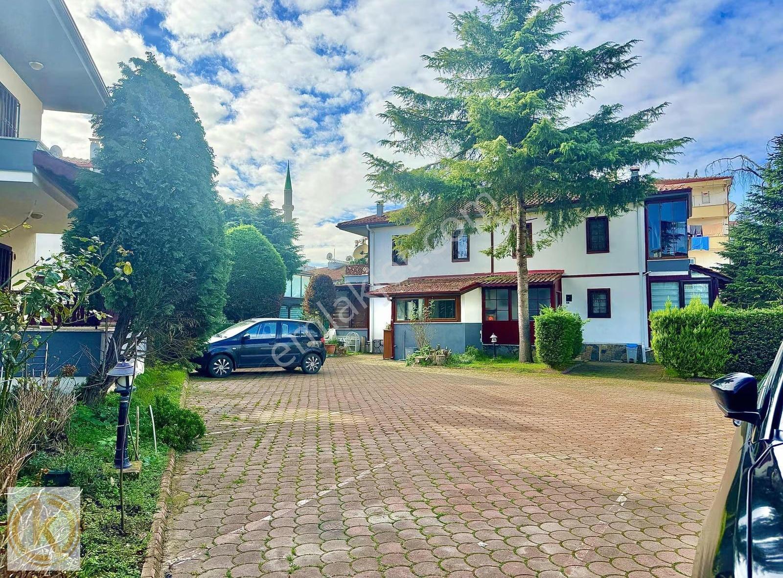 Kaymak Emlak Serdivan Belediye Civarı Bahçeli 135m2 Satılk Villa - Görsel 9