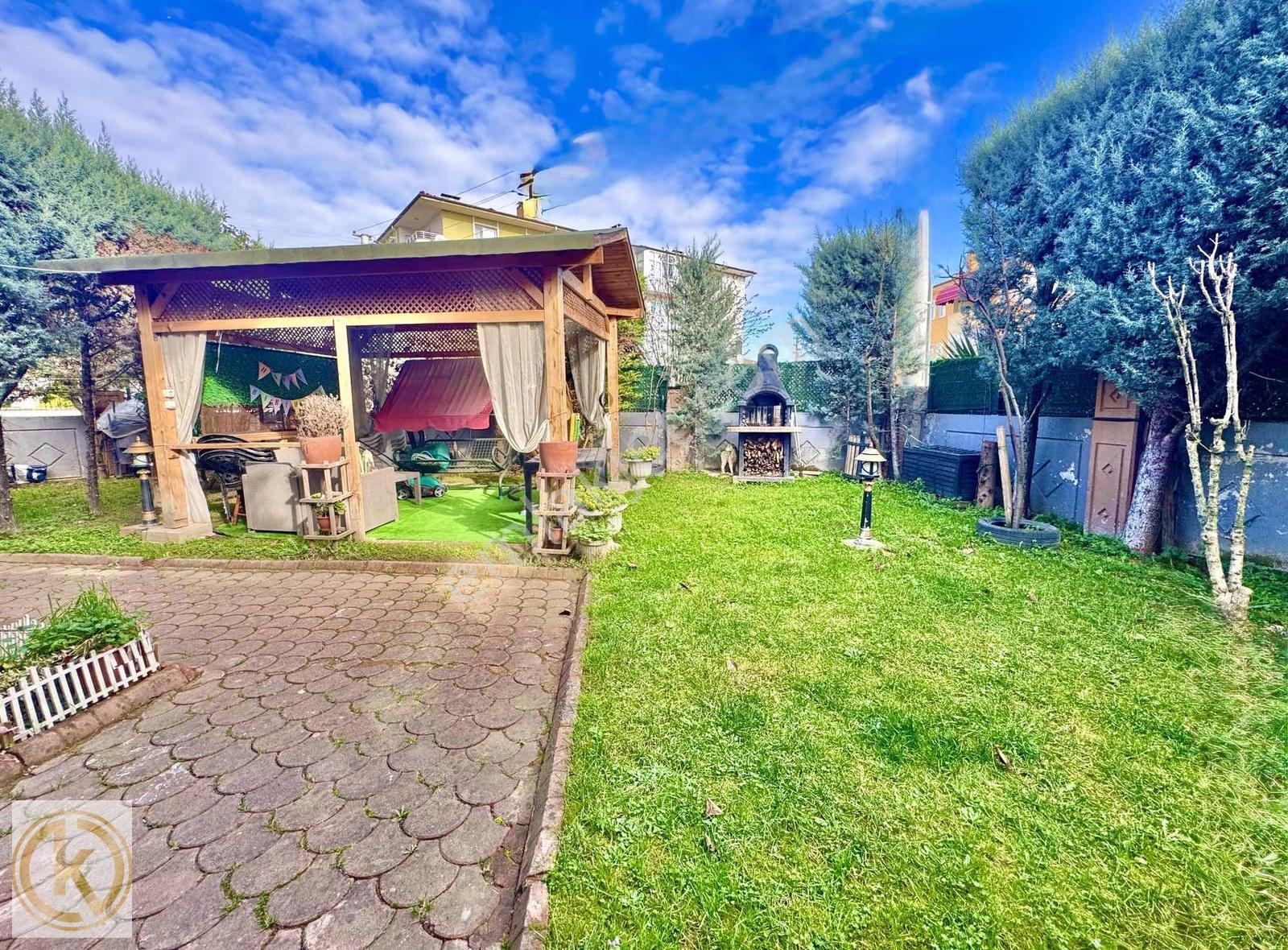 Kaymak Emlak Serdivan Belediye Civarı Bahçeli 135m2 Satılk Villa - Görsel 16