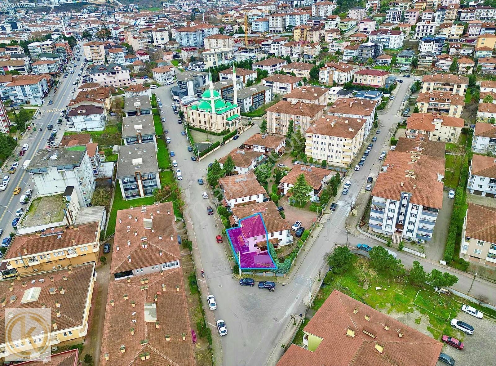 Kaymak Emlak Serdivan Belediye Civarı Bahçeli 135m2 Satılk Villa - Görsel 12