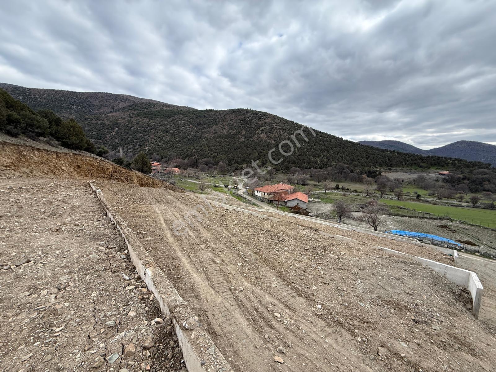 Yatırımlık! Teraslanmış, Yolu Var, Doğa Manzaralı Satılık Arsa - Görsel 10