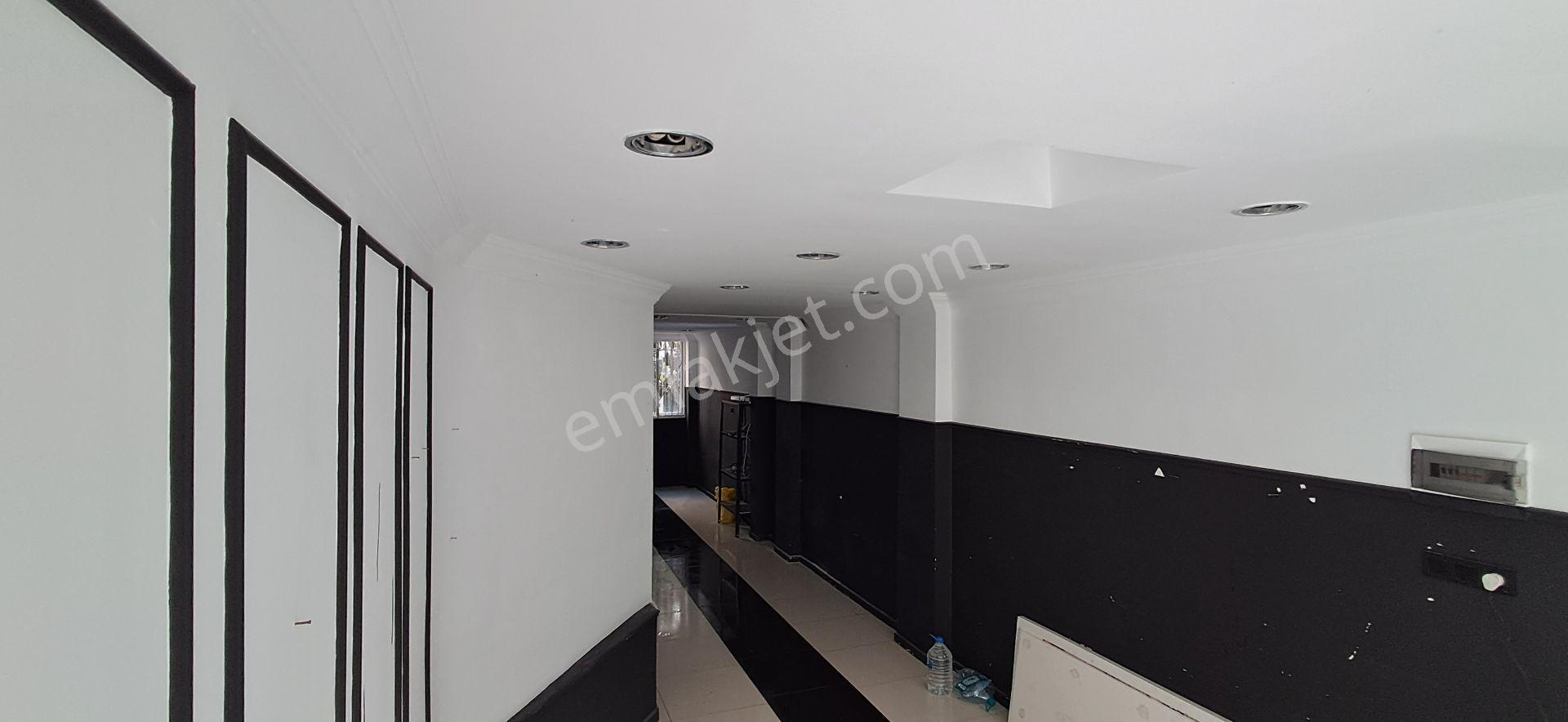 Bakırköy İstanbul Caddesine Çok Yakın 65 M2 Giriş 18 M2 Bodrum 18 M2 Bahçe Değerli Dükkan - Görsel 13