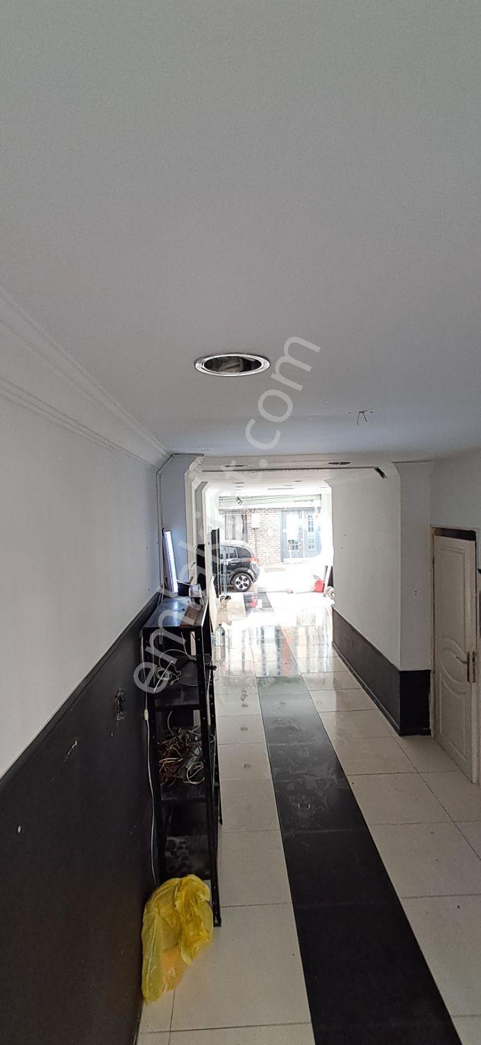 Bakırköy İstanbul Caddesine Çok Yakın 65 M2 Giriş 18 M2 Bodrum 18 M2 Bahçe Değerli Dükkan - Görsel 10