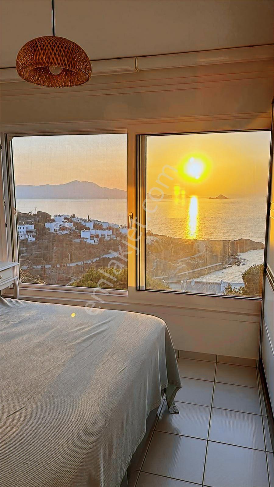 Yalıkavakta 2+1 Plajlı Deniz Manzaralı Eşyalı Kiralık Dubleks