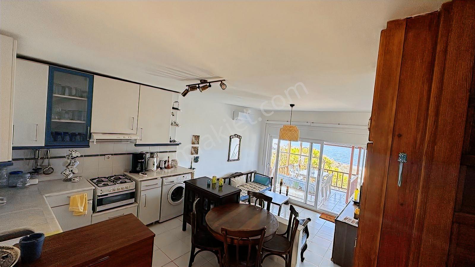 Yalıkavakta 2+1 Plajlı Deniz Manzaralı Eşyalı Kiralık Dubleks - Görsel 16