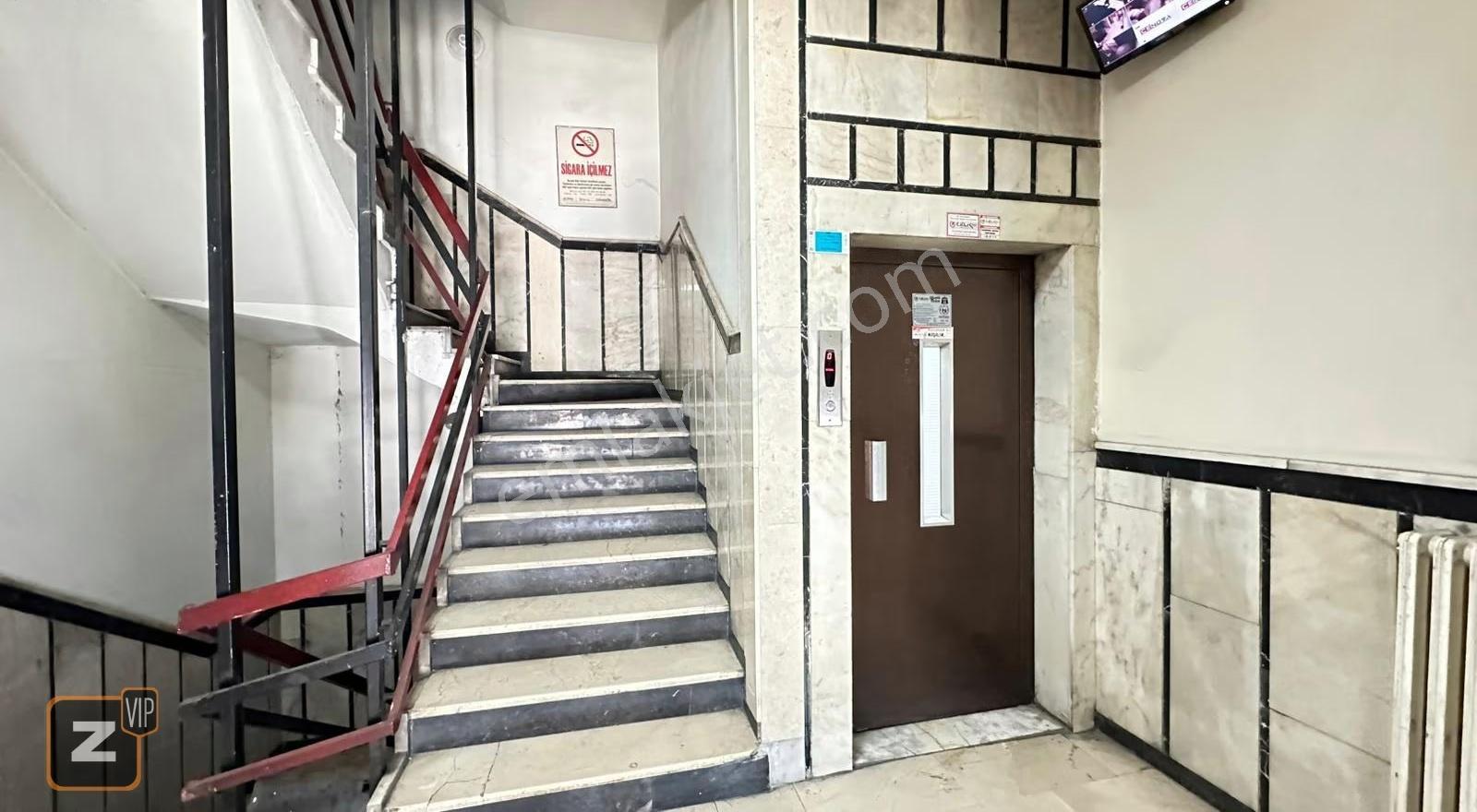 Cumhuriyet Meydanı Park İş Merkezin'de Satılık Ofis - Görsel 7