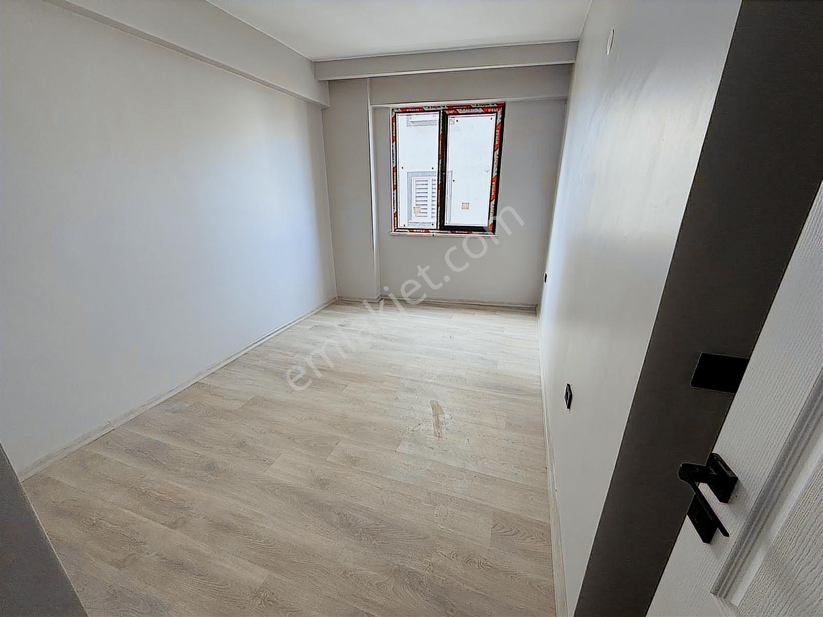 Cumhuriyet'te Satılık Sıfır 2+1 Ara Kat Ve Güney Cephe - Görsel 4