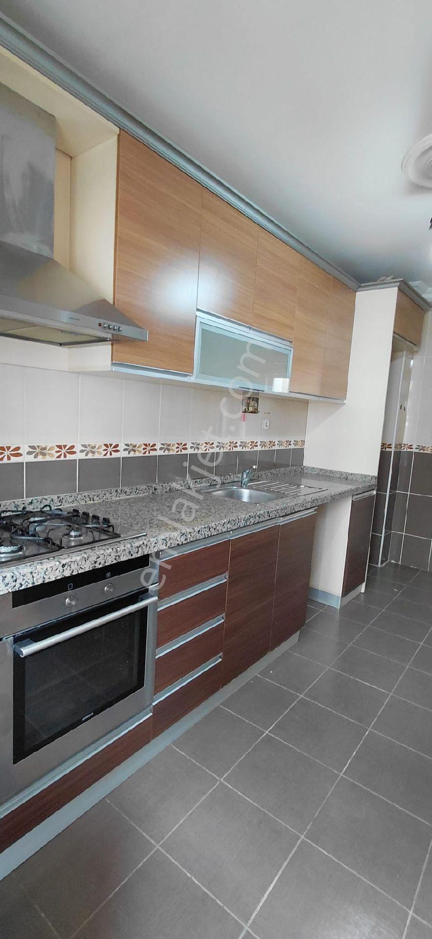 S.evler Merkezde Metrobüse 3dk.yeni Binada Otoparkli 3+1 130m2 3.kat Lüx Kupon Daire - Görsel 5