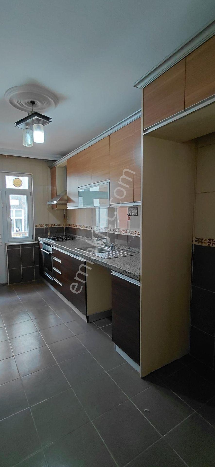 S.evler Merkezde Metrobüse 3dk.yeni Binada Otoparkli 3+1 130m2 3.kat Lüx Kupon Daire - Görsel 3