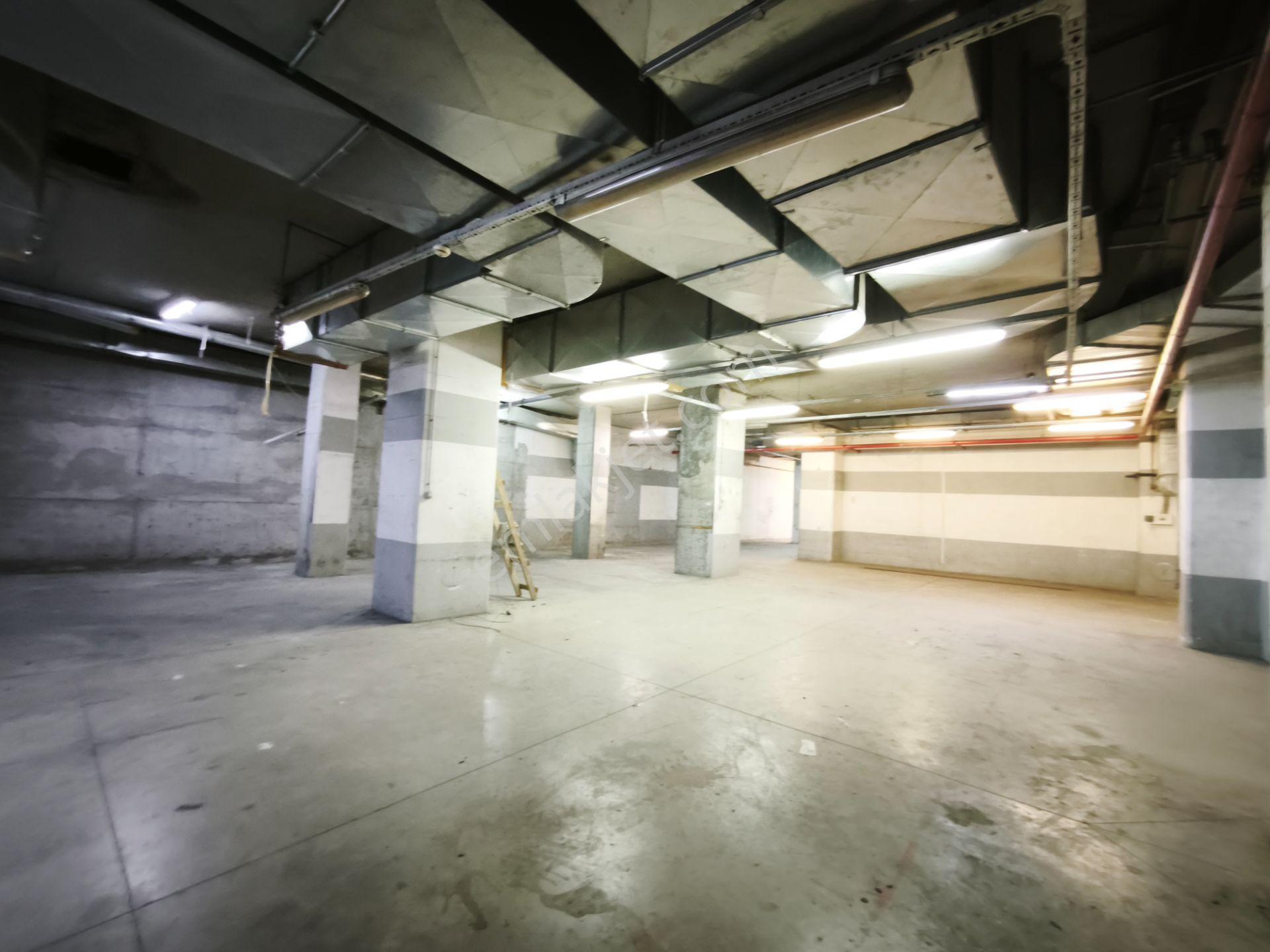 Basın Ekspres Üzerinde Prestijli Plaza'da 1000 M2 Kiralık Depo - Görsel 12