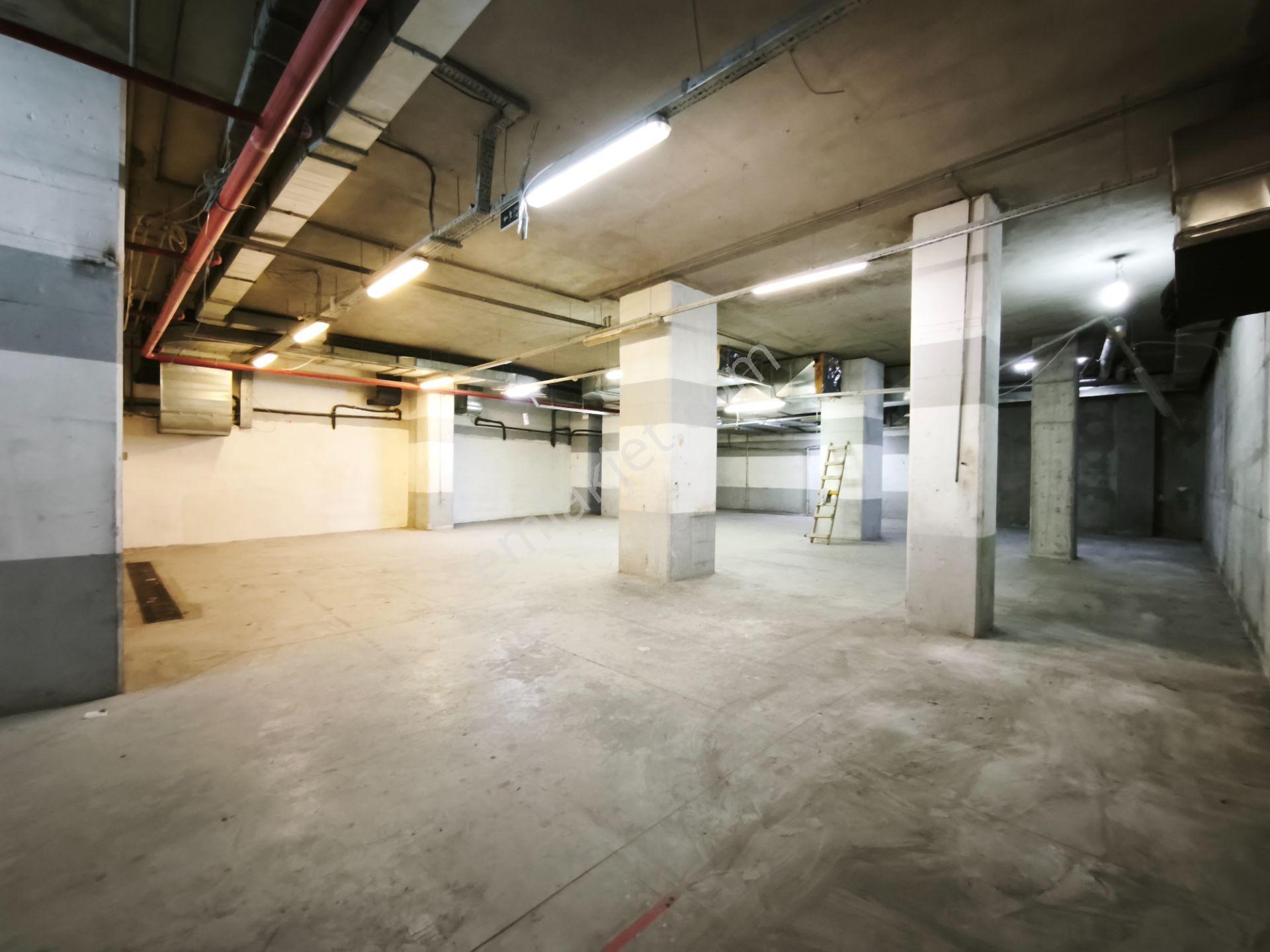 Basın Ekspres Üzerinde Prestijli Plaza'da 1000 M2 Kiralık Depo - Görsel 34