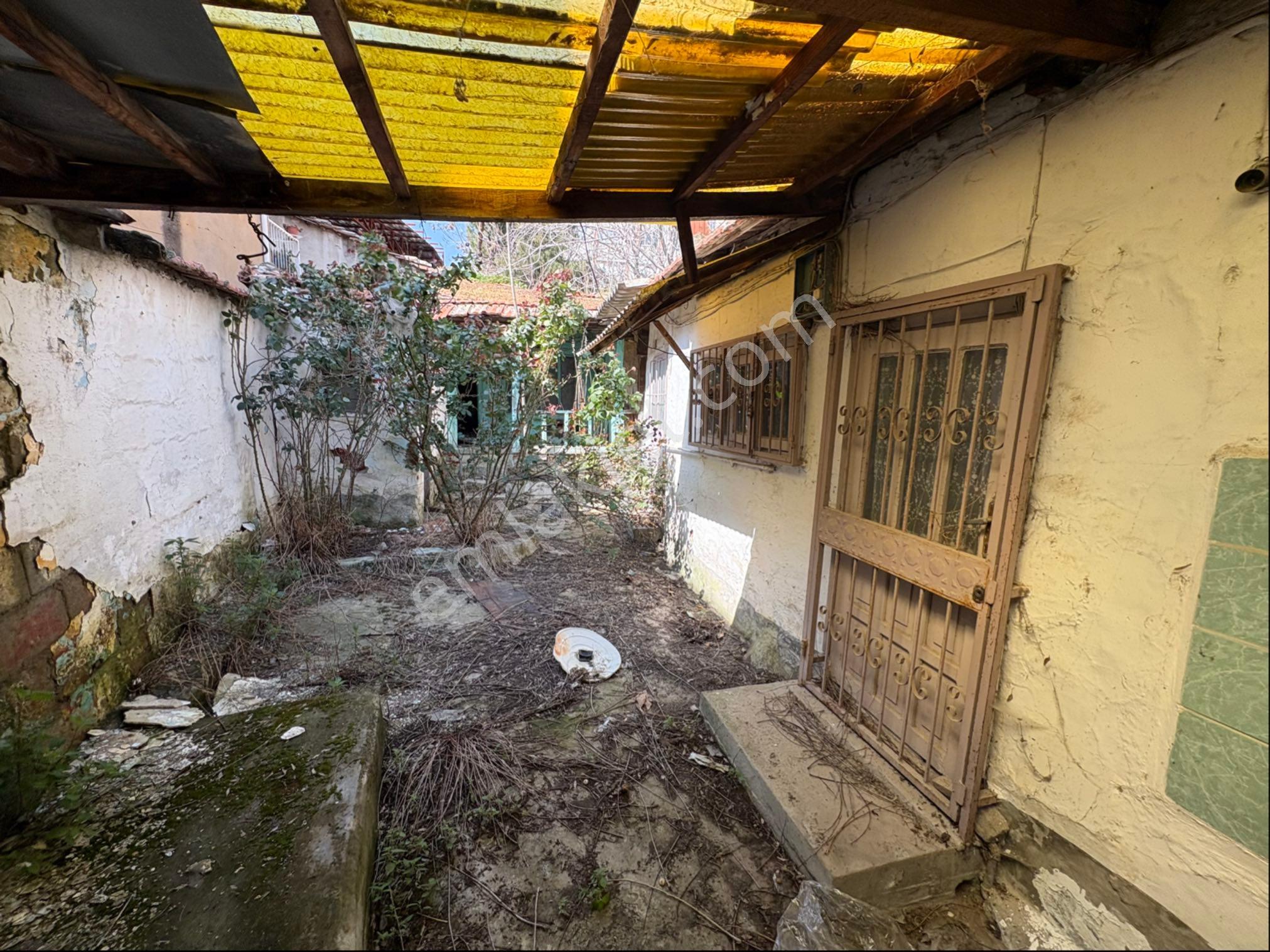 Bergama Ertuğrul Mahallesi’nde Satılık Müstakil Ev