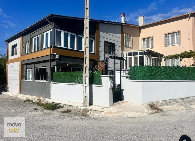 Binevlerde Full Yapılmış 2 Katlı Satılık Villa - Görsel 8