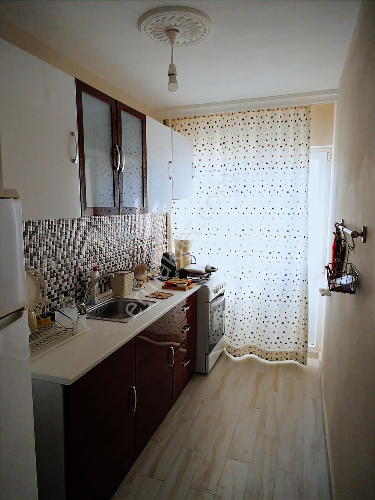 Karşıyaka Alaybey'de Merkezi Konumda Eşyalı 2+1 Kiralık Daire - Görsel 5