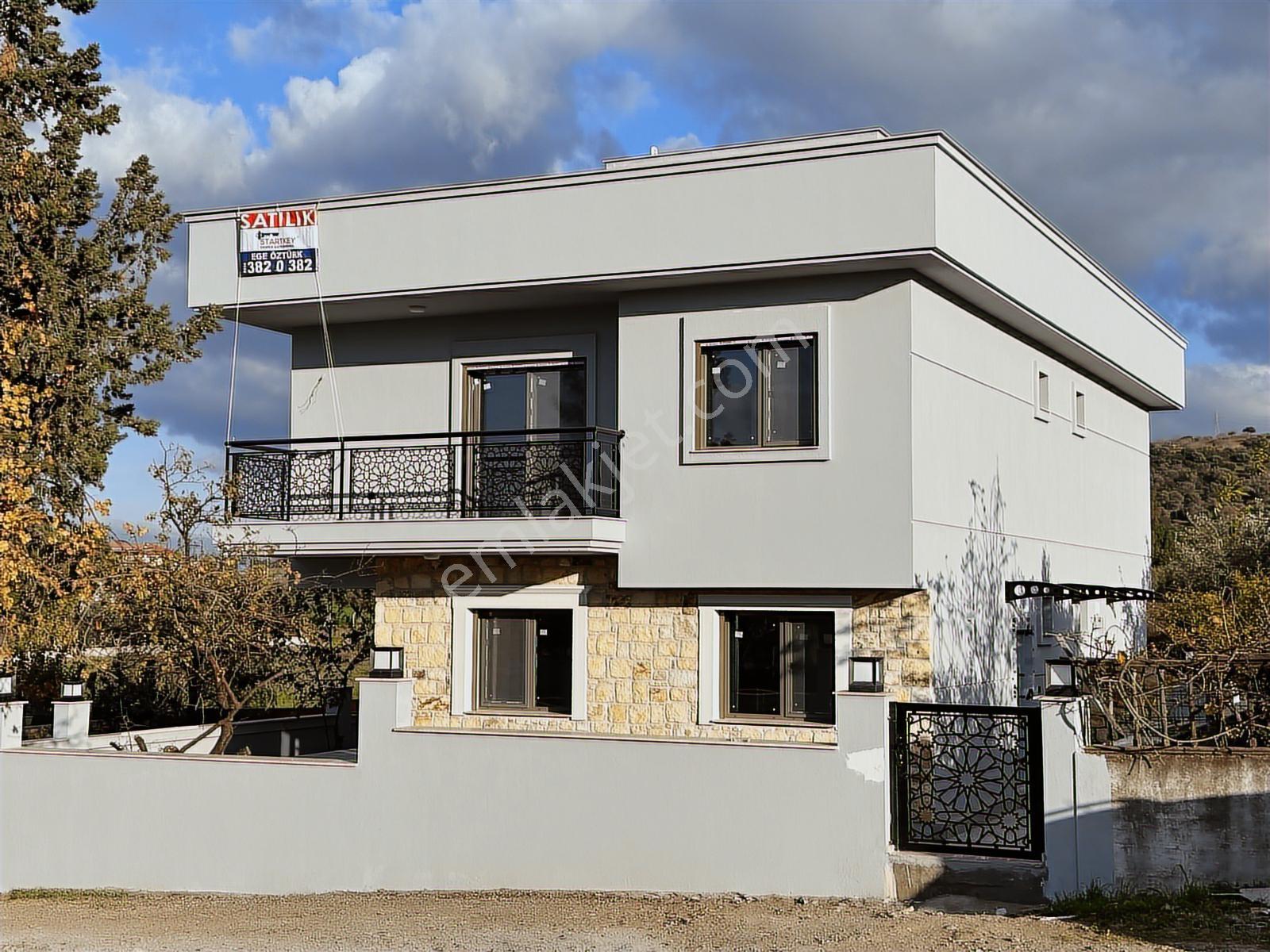 Foça Kozbeyli'de, Deniz Manzaralı, Yeni 3+1 Geniş Bahçeli Villa - Görsel 21
