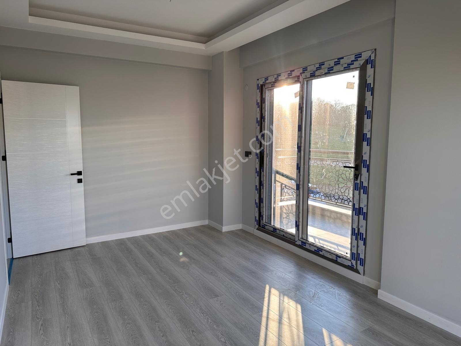 Foça Kozbeyli'de, Deniz Manzaralı, Yeni 3+1 Geniş Bahçeli Villa - Görsel 25