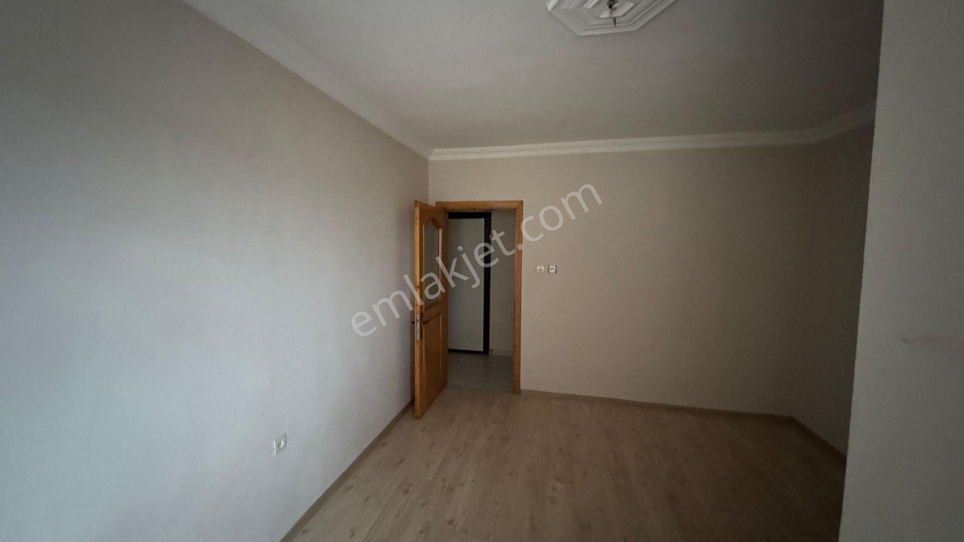 Belediye Ve Hastane Ortasında Cadde Üzeri Daire - Görsel 10