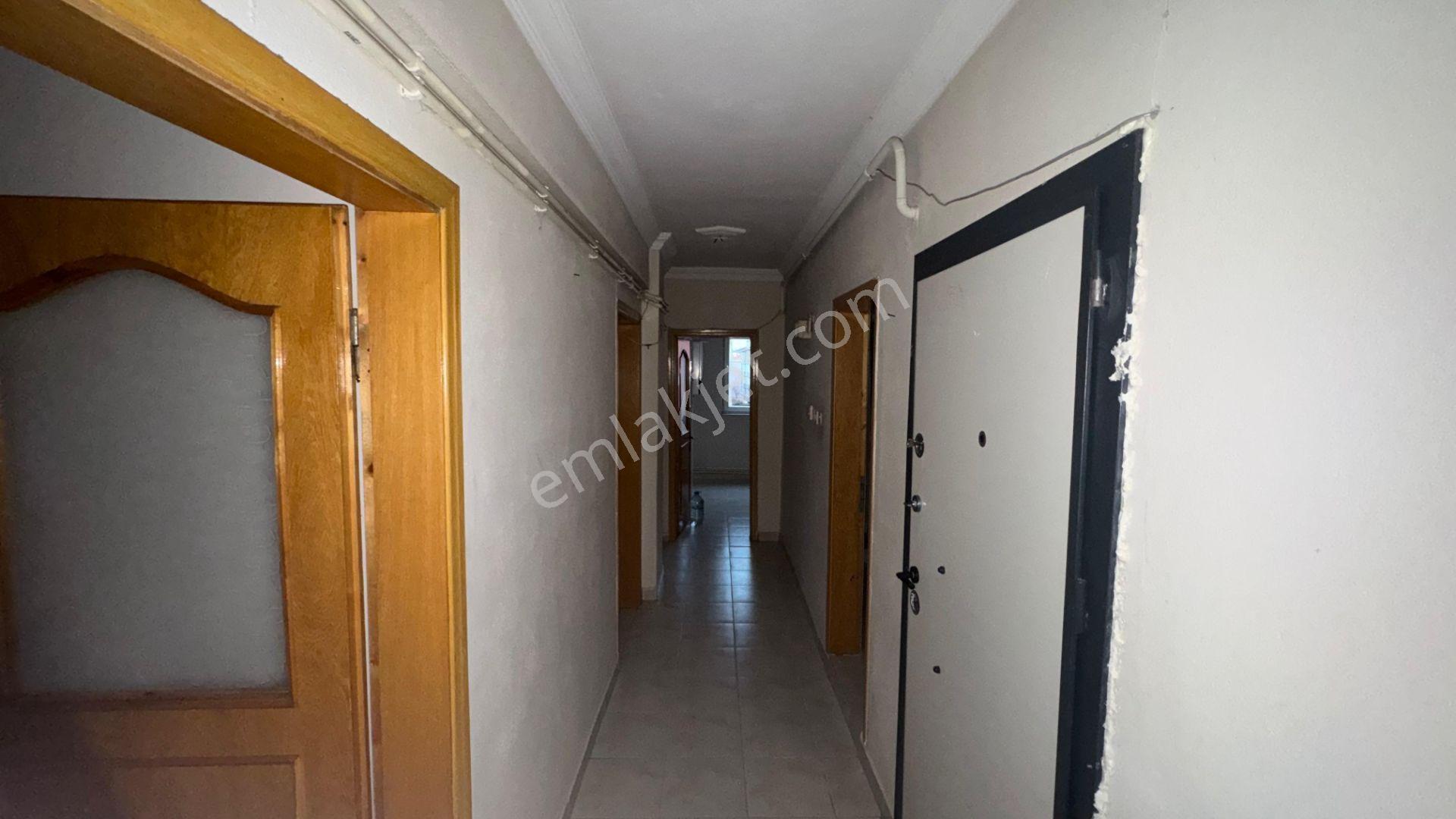 Belediye Ve Hastane Ortasında Cadde Üzeri Daire - Görsel 2