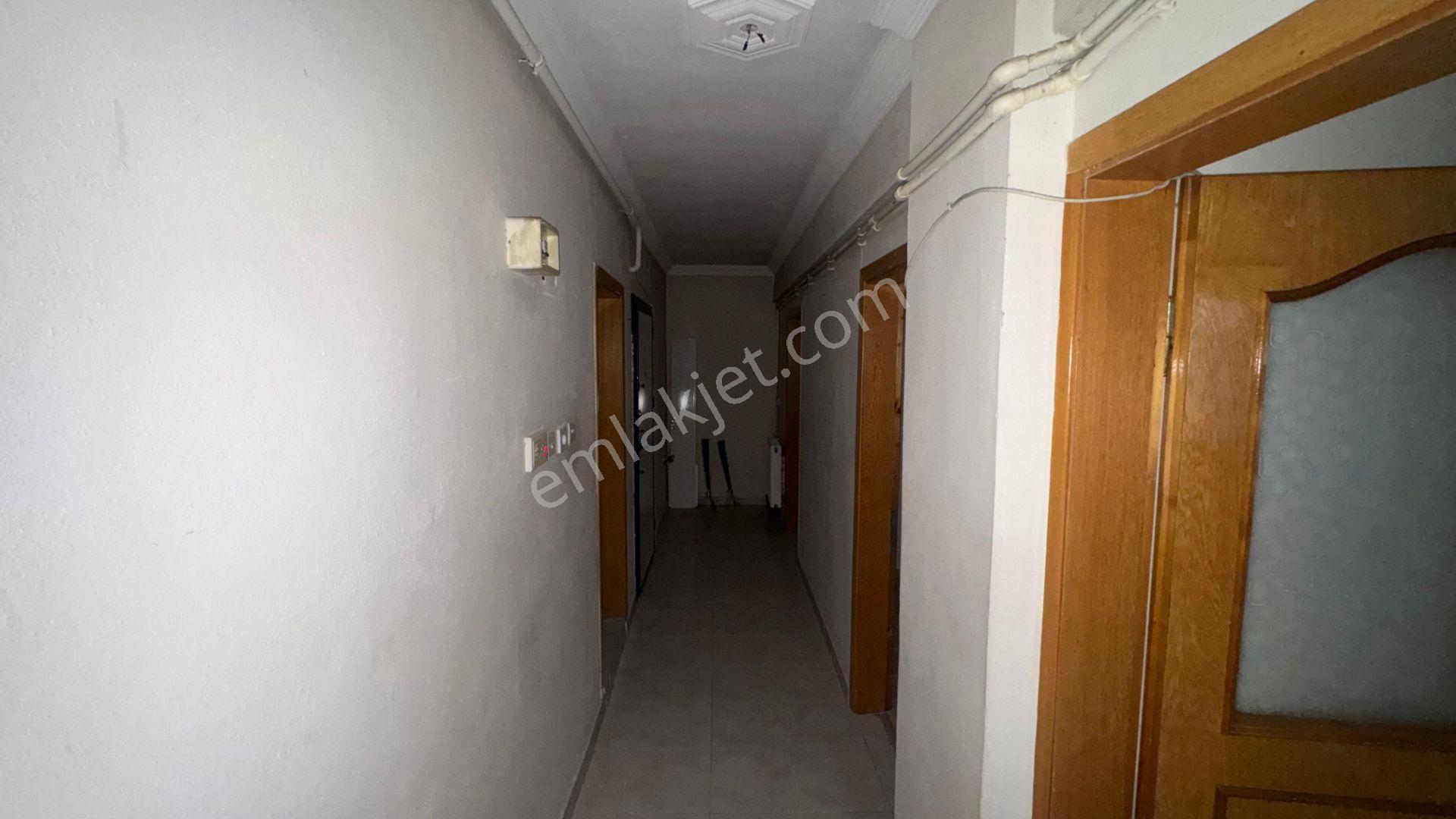 Belediye Ve Hastane Ortasında Cadde Üzeri Daire - Görsel 13