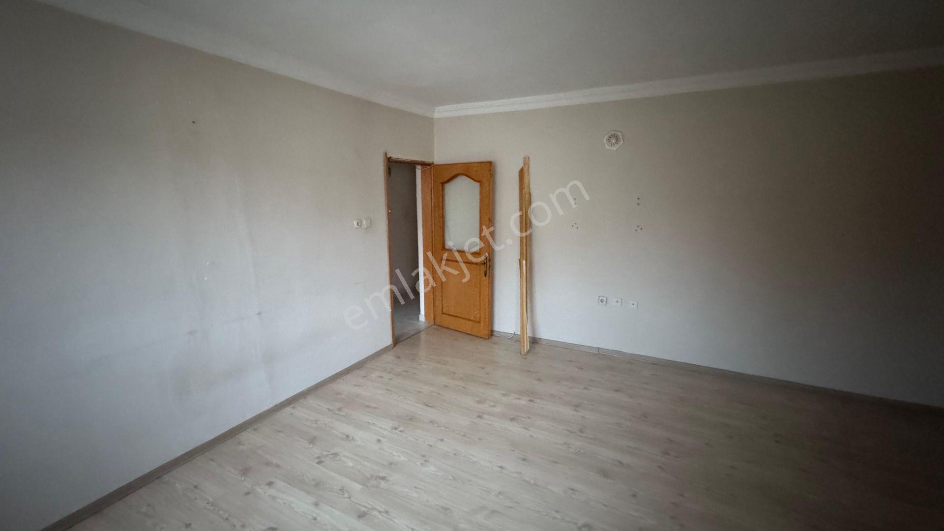 Belediye Ve Hastane Ortasında Cadde Üzeri Daire - Görsel 6