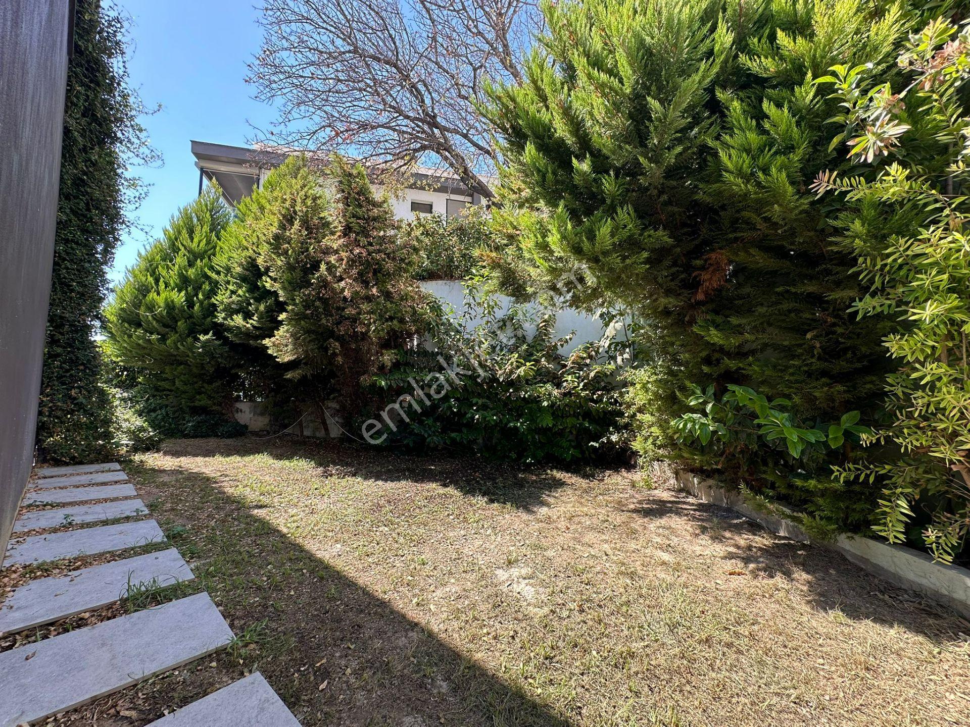 Kuşadası Kadınlar Denizi 3+1 Bahçe Katı Havuzlu Ultra Lüks Kiralık Daire - Görsel 19