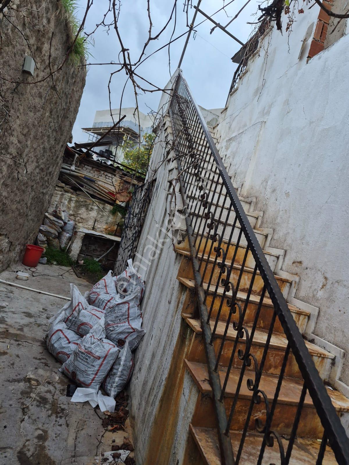 Kuşadası Merkezde 5+2 Müstakil Ev - Görsel 33