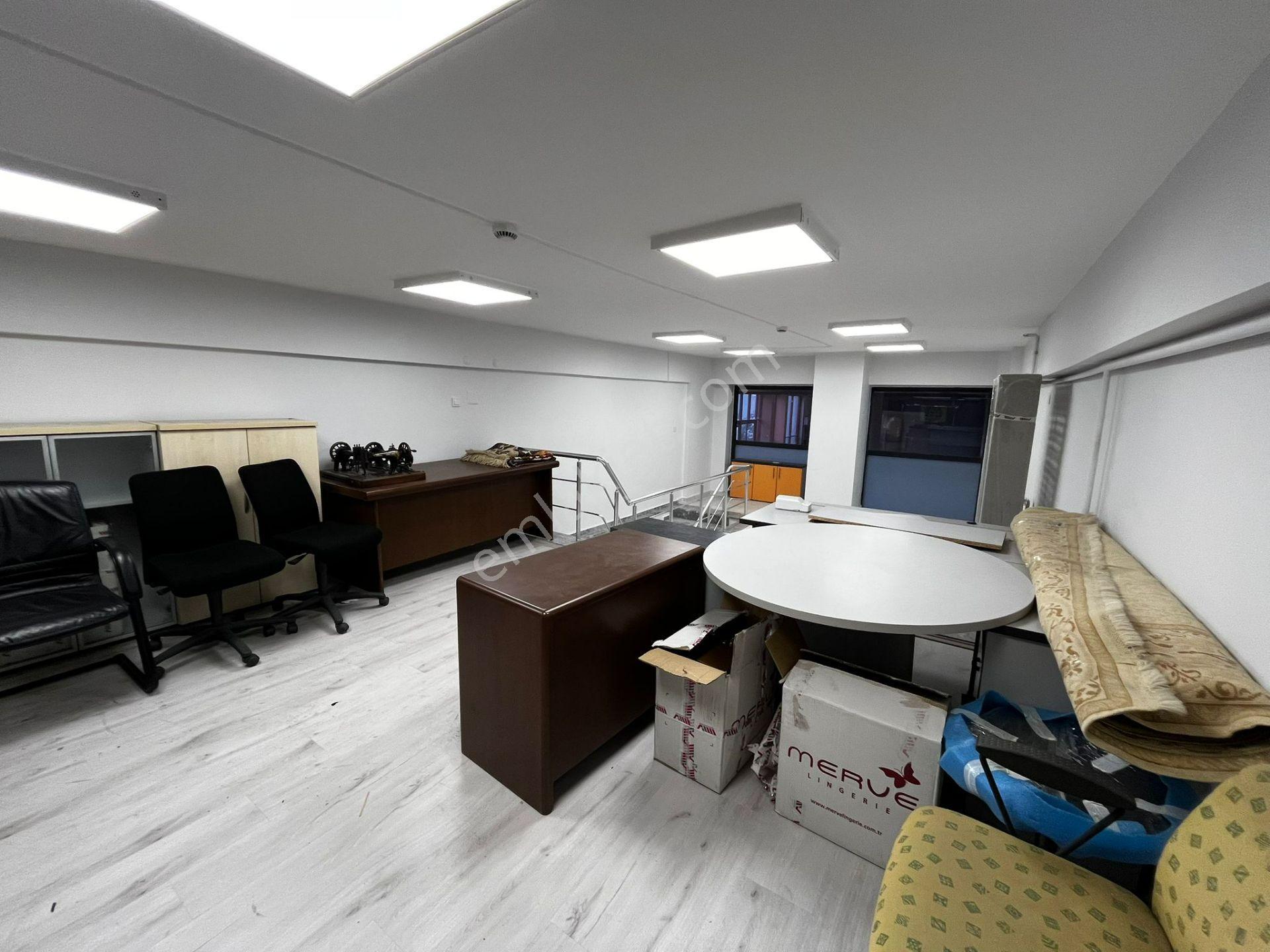 Blok Girişinde Çift Cepheli Şık Yapılı Kiracısız Satılık İş Yeri - Görsel 8