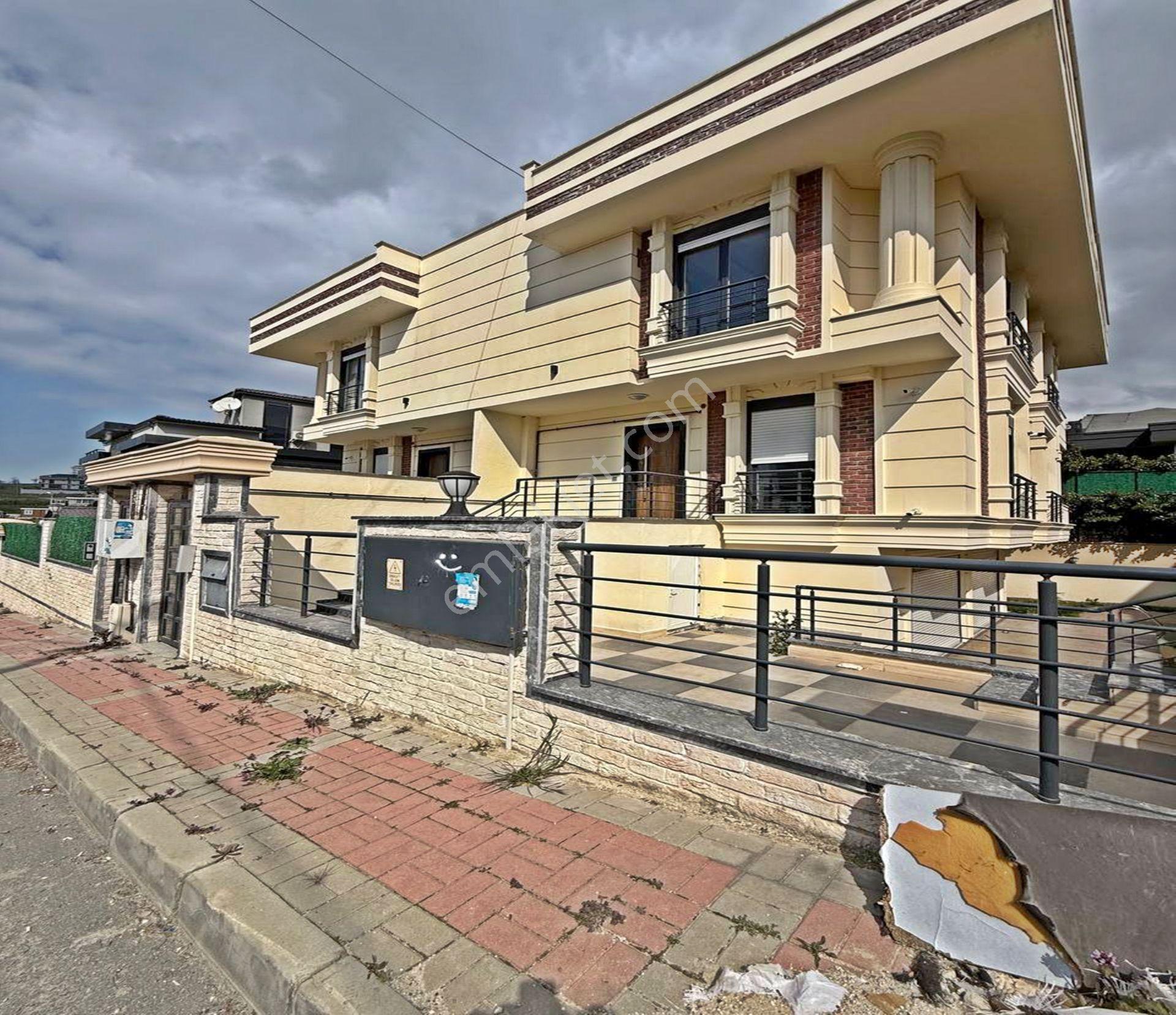 Beylikdüzü Bölgesi'nde Sıfır Müstakil Havuzlu 6+2 Masrafsız Villa Fırsatı !! - Görsel 18