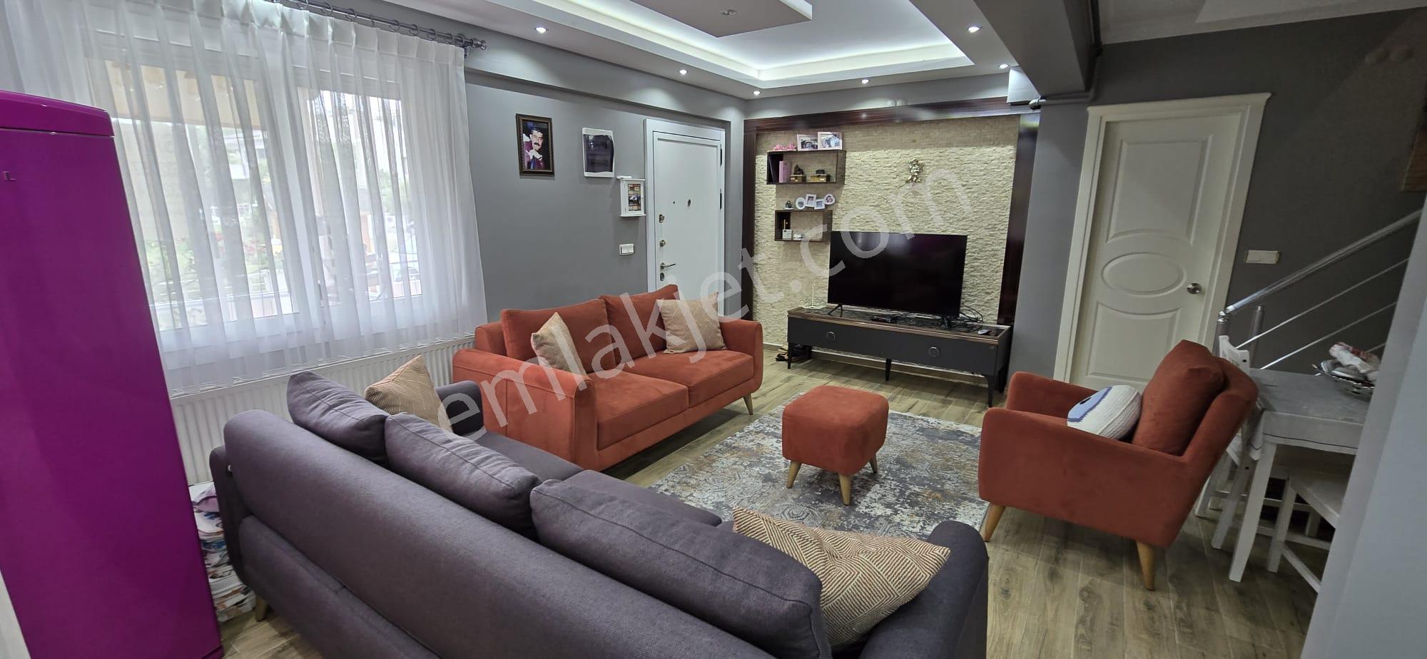 Yenifoça Pazaryerinde Satılık Müstakil Bahçeli 3+1 Lüx Villa - Görsel 9