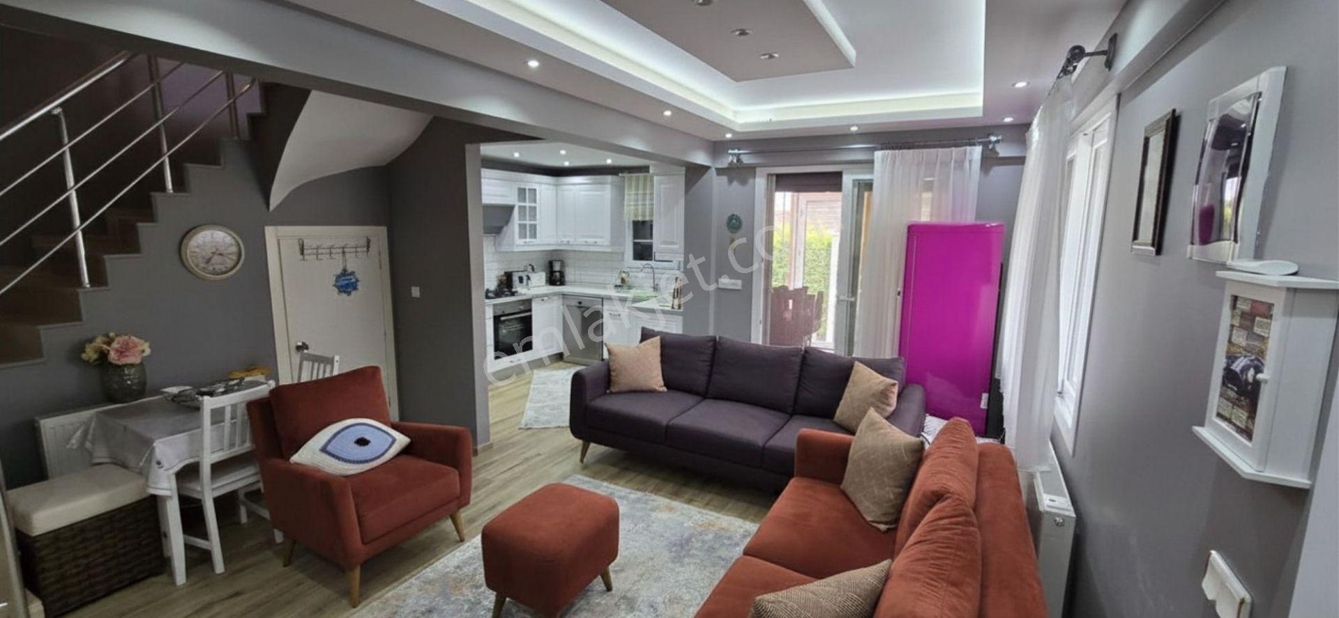 Yenifoça Pazaryerinde Satılık Müstakil Bahçeli 3+1 Lüx Villa - Görsel 11