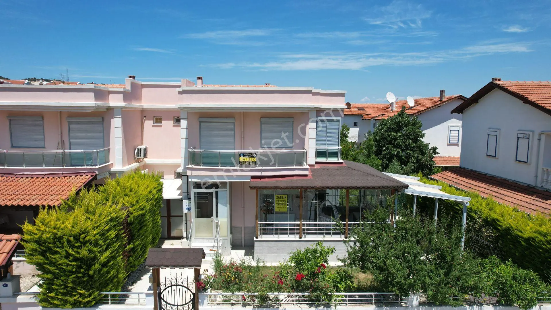 Yenifoça Pazaryerinde Satılık Müstakil Bahçeli 3+1 Lüx Villa - Görsel 2