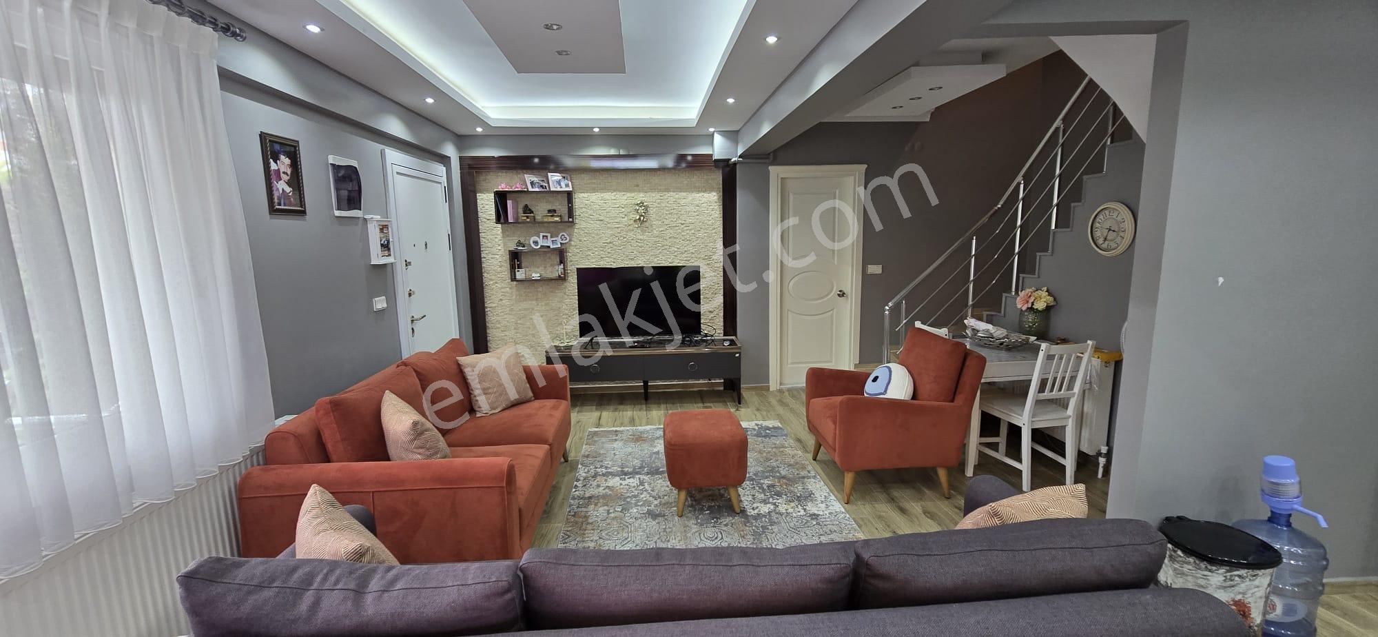 Yenifoça Pazaryerinde Satılık Müstakil Bahçeli 3+1 Lüx Villa - Görsel 8