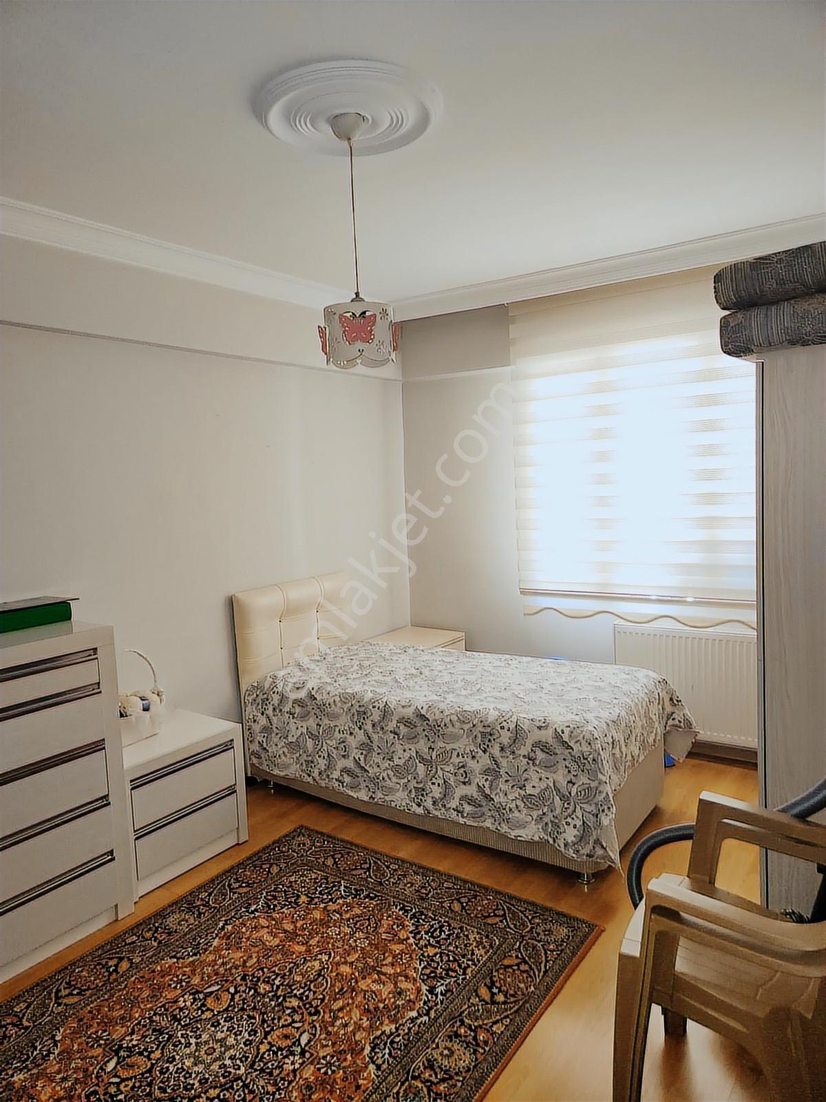 İzmir Buca Güven Mahallesinde Bakımlı Satılık 3+1 Daire. - Görsel 30