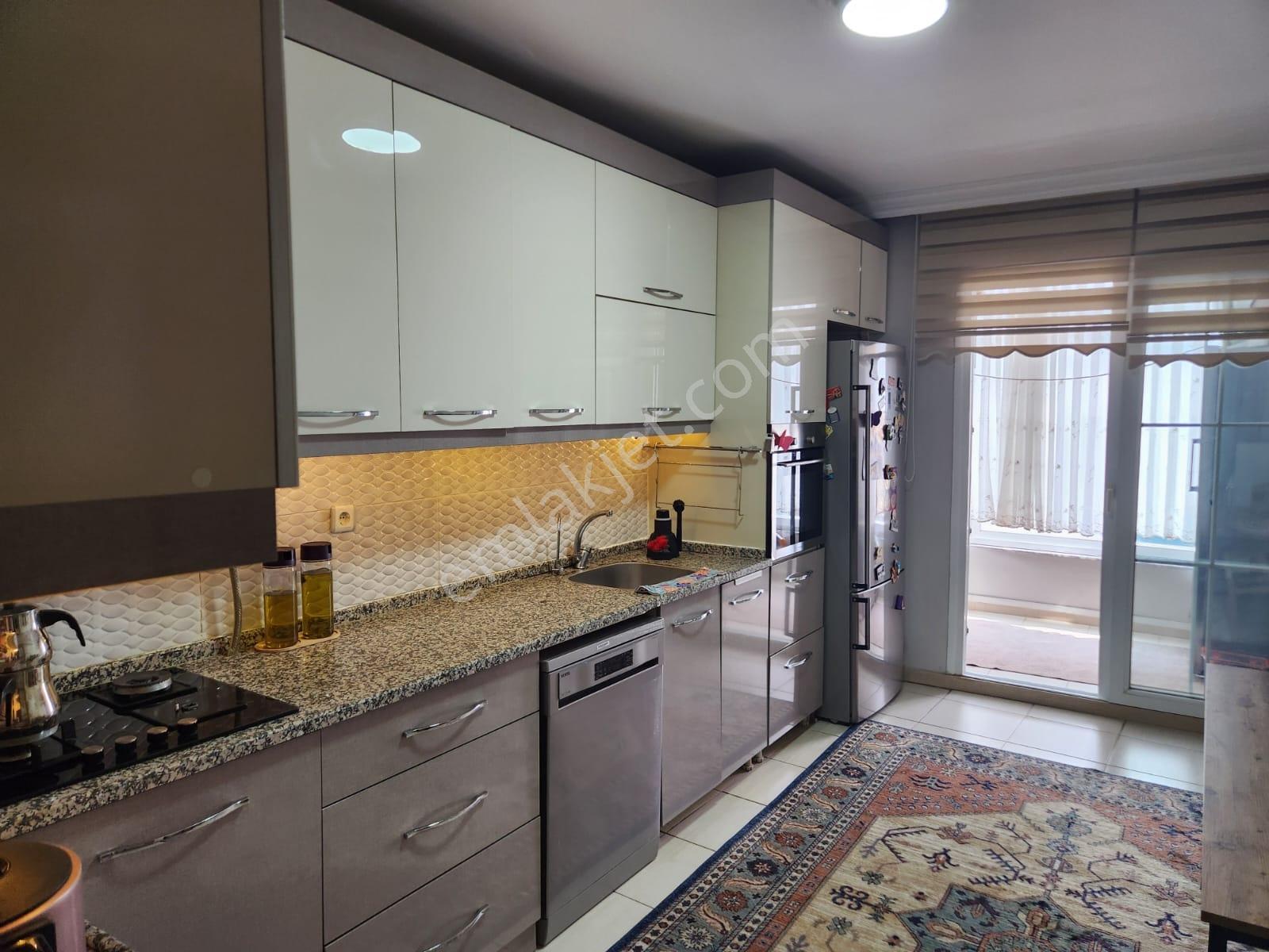 İzmir Buca Güven Mahallesinde Bakımlı Satılık 3+1 Daire. - Görsel 26