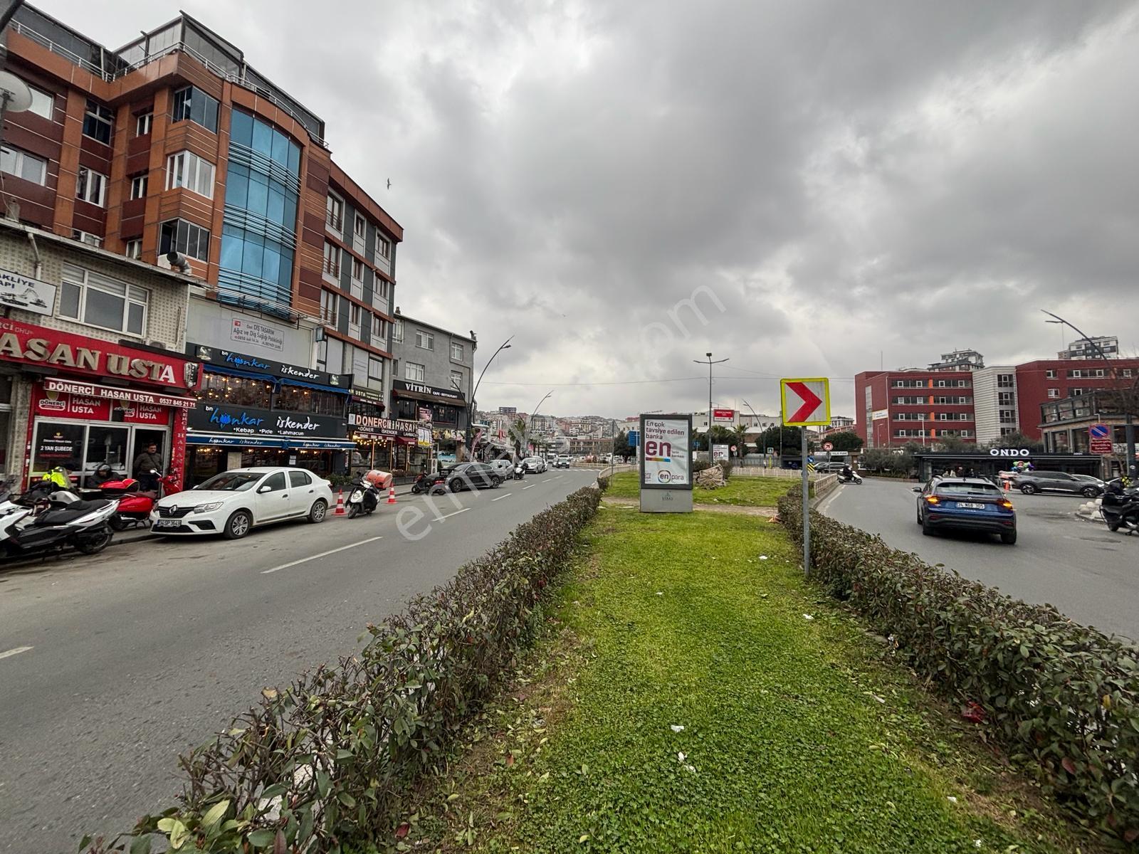 Turyaptan Cadde Üzerinde Mükemmel Konumda 3+1 Dubleks Fırsatı - Görsel 35