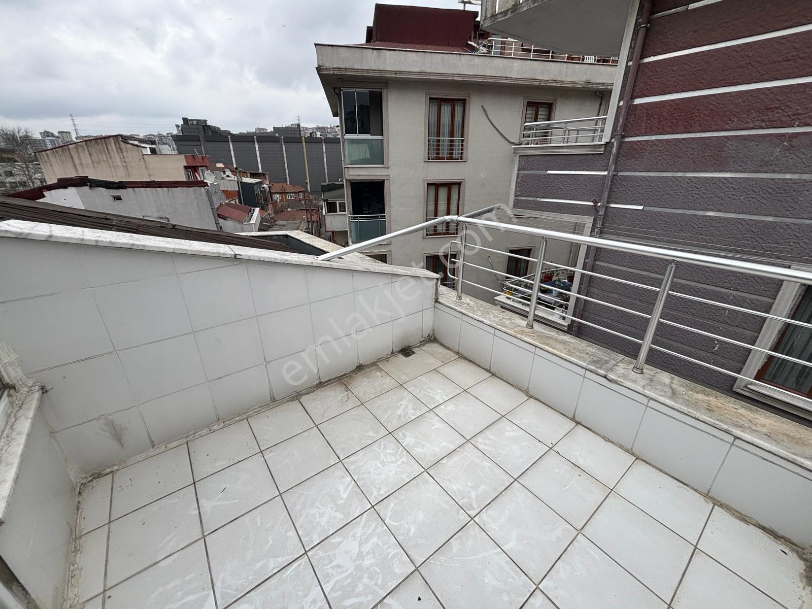 Turyaptan Cadde Üzerinde Mükemmel Konumda 3+1 Dubleks Fırsatı - Görsel 27