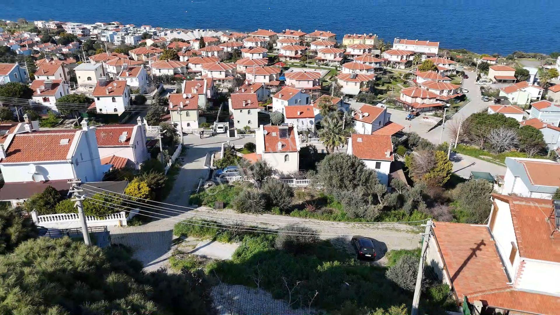 Yenifoça Donatkent'te Deniz Manzaralı Villa İmarlı Satılık Arsa - Görsel 8