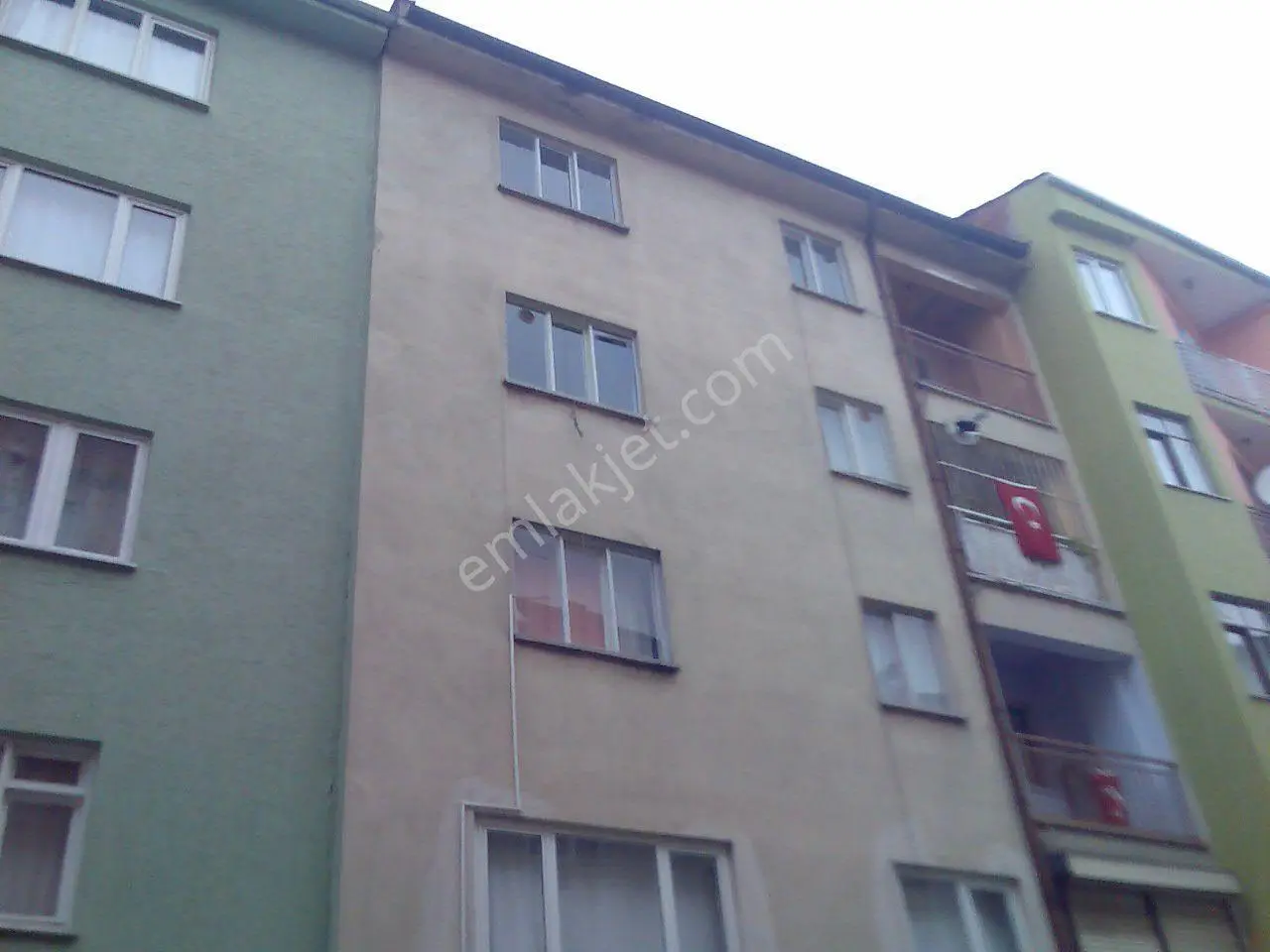 Altıparmakta Eşyalı Satılık 2+1 Daire