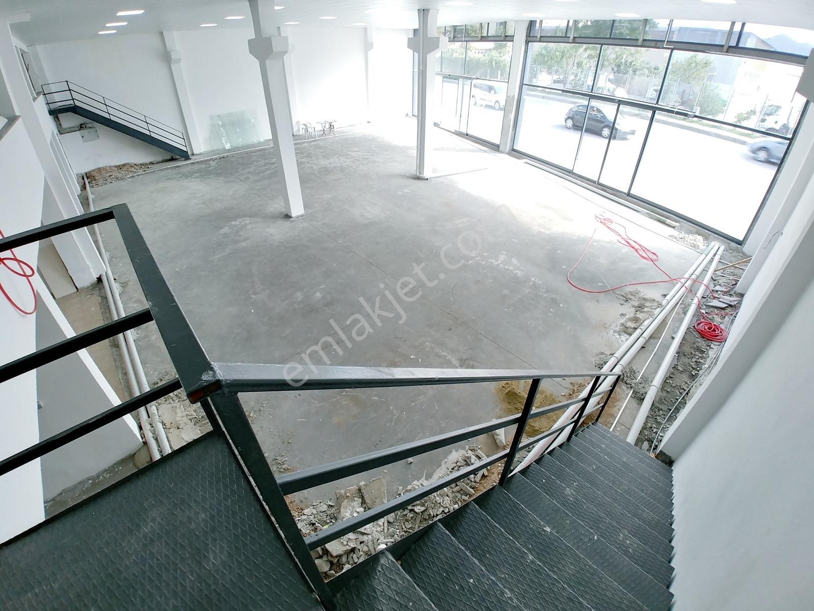 İzmit Sanayi Sitesi Karşısı Ana Caddede Satılık 817 M2 Dükkan !! - Görsel 27