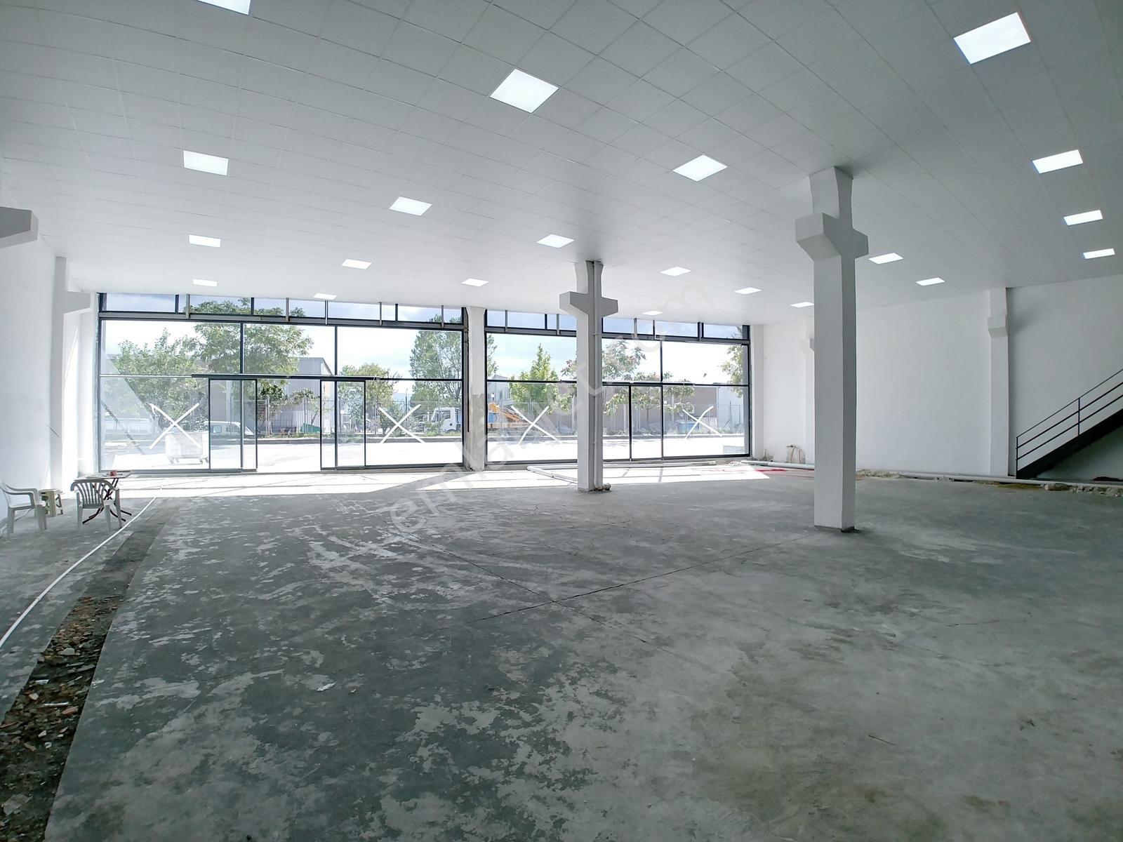 İzmit Sanayi Sitesi Karşısı Ana Caddede Satılık 817 M2 Dükkan !! - Görsel 21