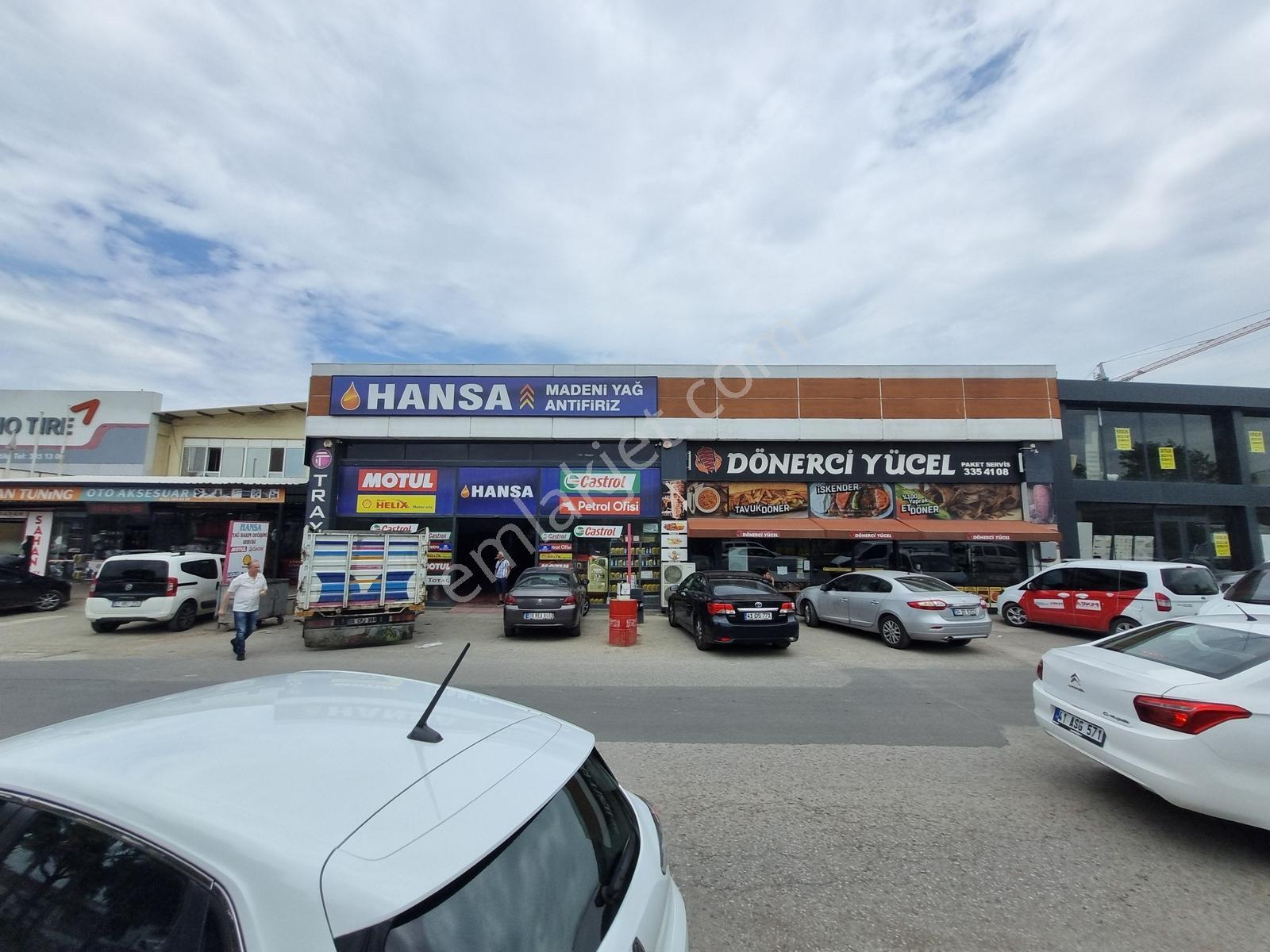 İzmit Sanayi Sitesi Karşısı Ana Caddede Satılık 817 M2 Dükkan !! - Görsel 16