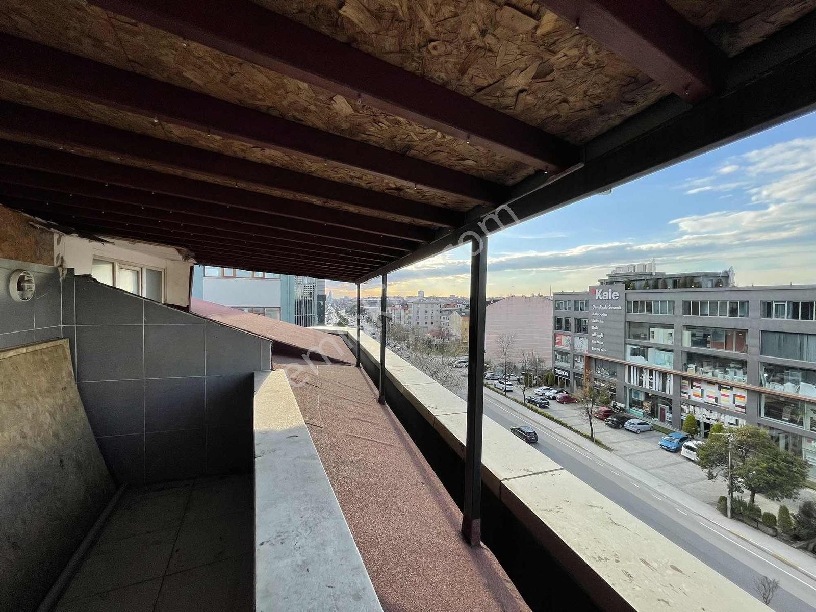 Sancaktepe'de Kiralık Dubleks Teraslı Plaza Katları - Görsel 16