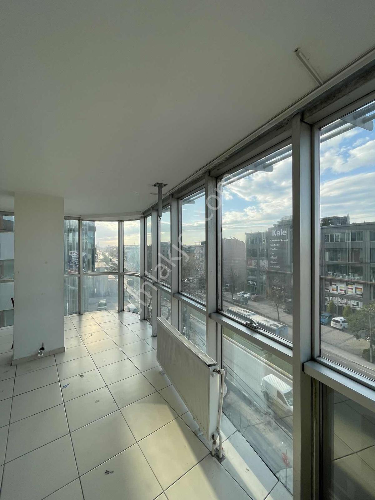 Sancaktepe'de Kiralık Dubleks Teraslı Plaza Katları - Görsel 17