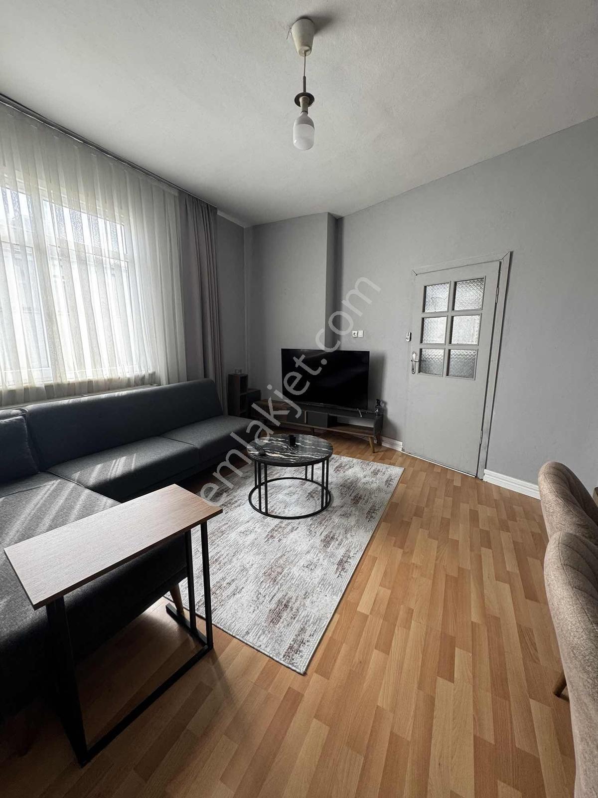 Ana Cadde Üzerinde Metroya 5 Dk Çok Geniş Full Eşyalı Daire