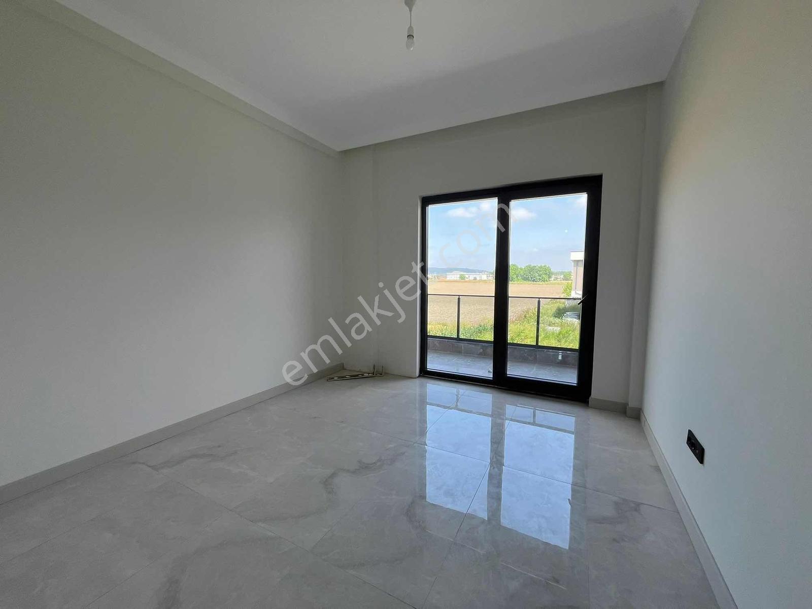 Geniş Yeşil Alanlı,tam Müstakil,özel Yapım,lüks Villa - Görsel 23