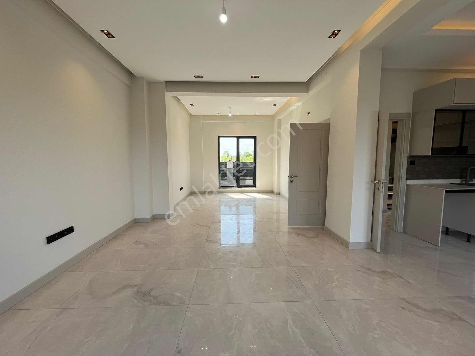 Geniş Yeşil Alanlı,tam Müstakil,özel Yapım,lüks Villa - Görsel 4