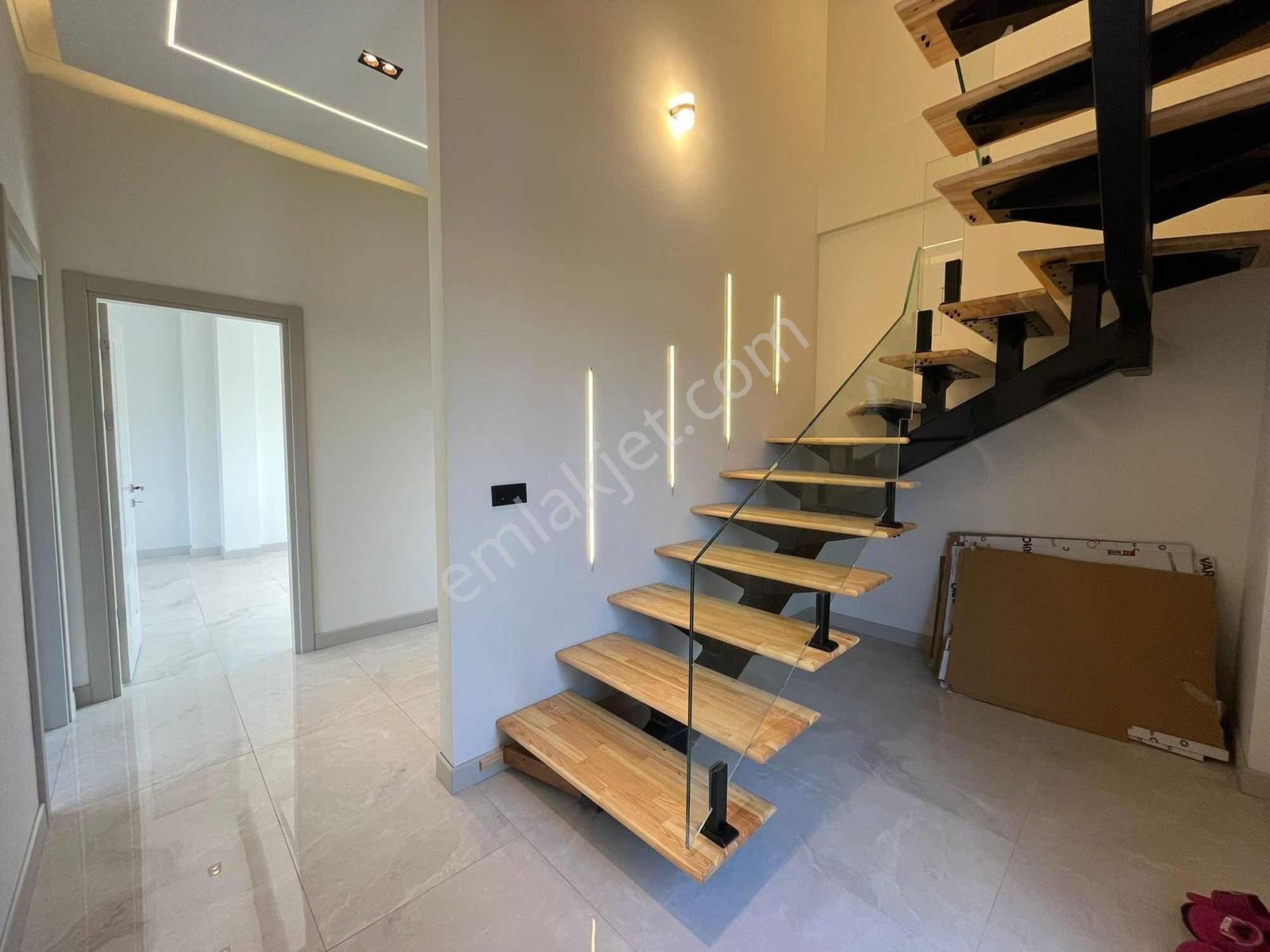 Geniş Yeşil Alanlı,tam Müstakil,özel Yapım,lüks Villa - Görsel 18