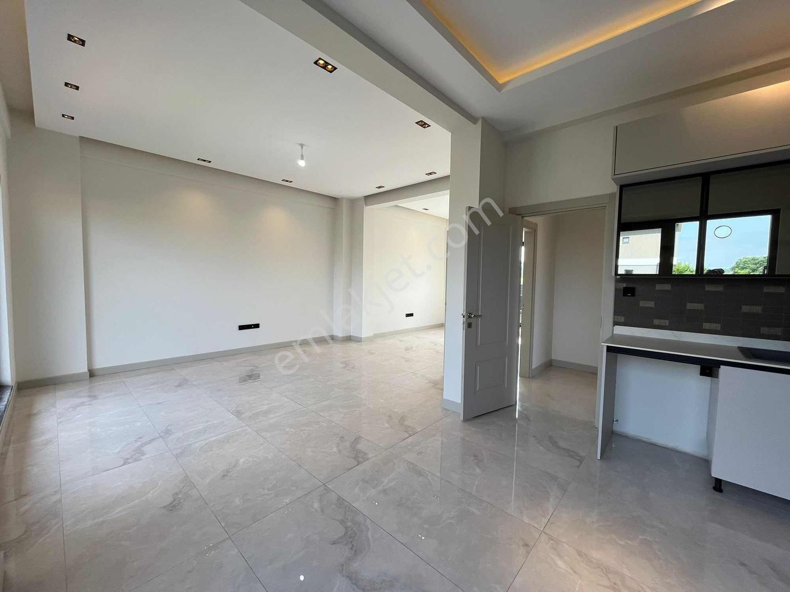 Geniş Yeşil Alanlı,tam Müstakil,özel Yapım,lüks Villa - Görsel 14