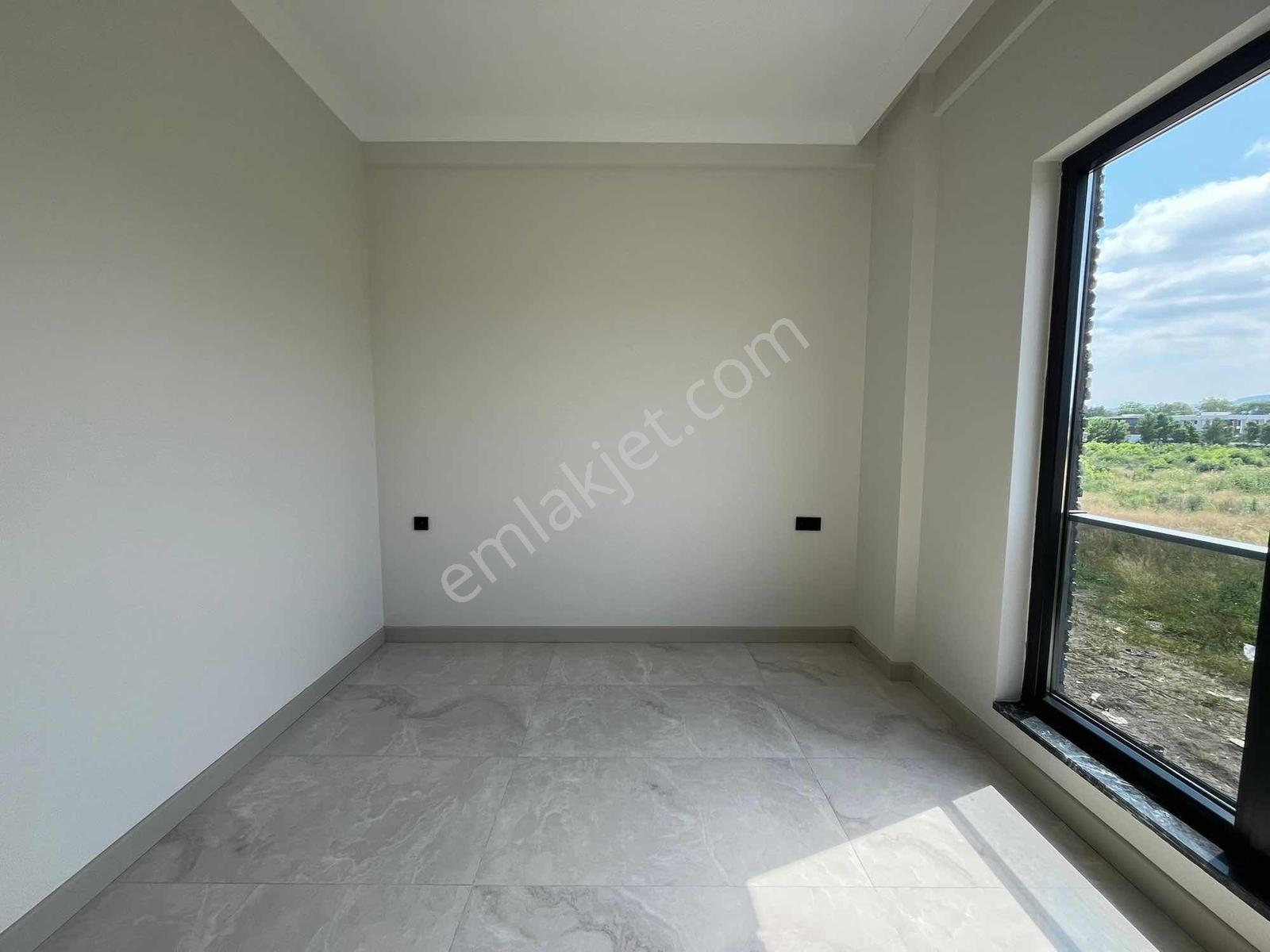 Geniş Yeşil Alanlı,tam Müstakil,özel Yapım,lüks Villa - Görsel 35